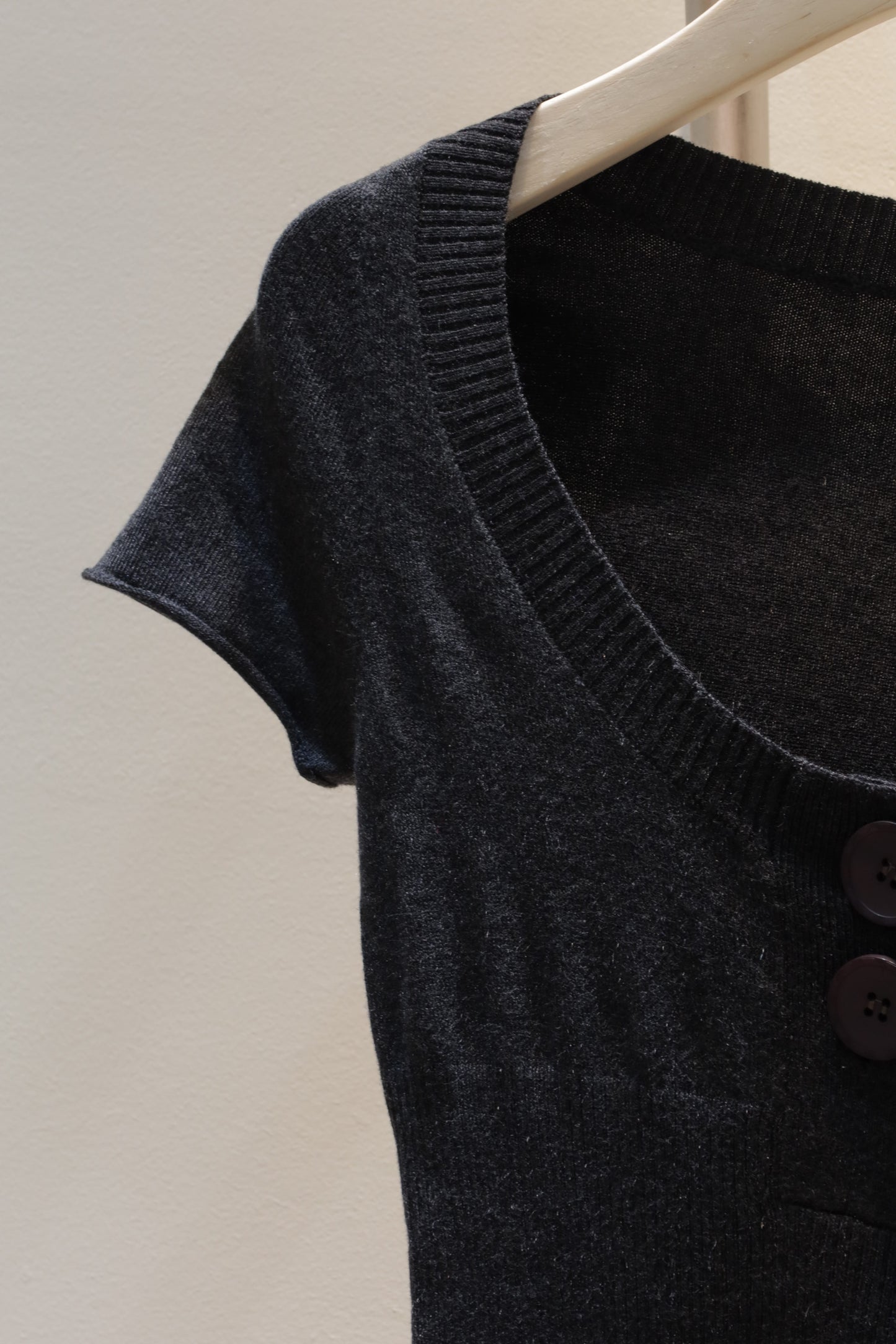 Knitted 2 buttoned SS top