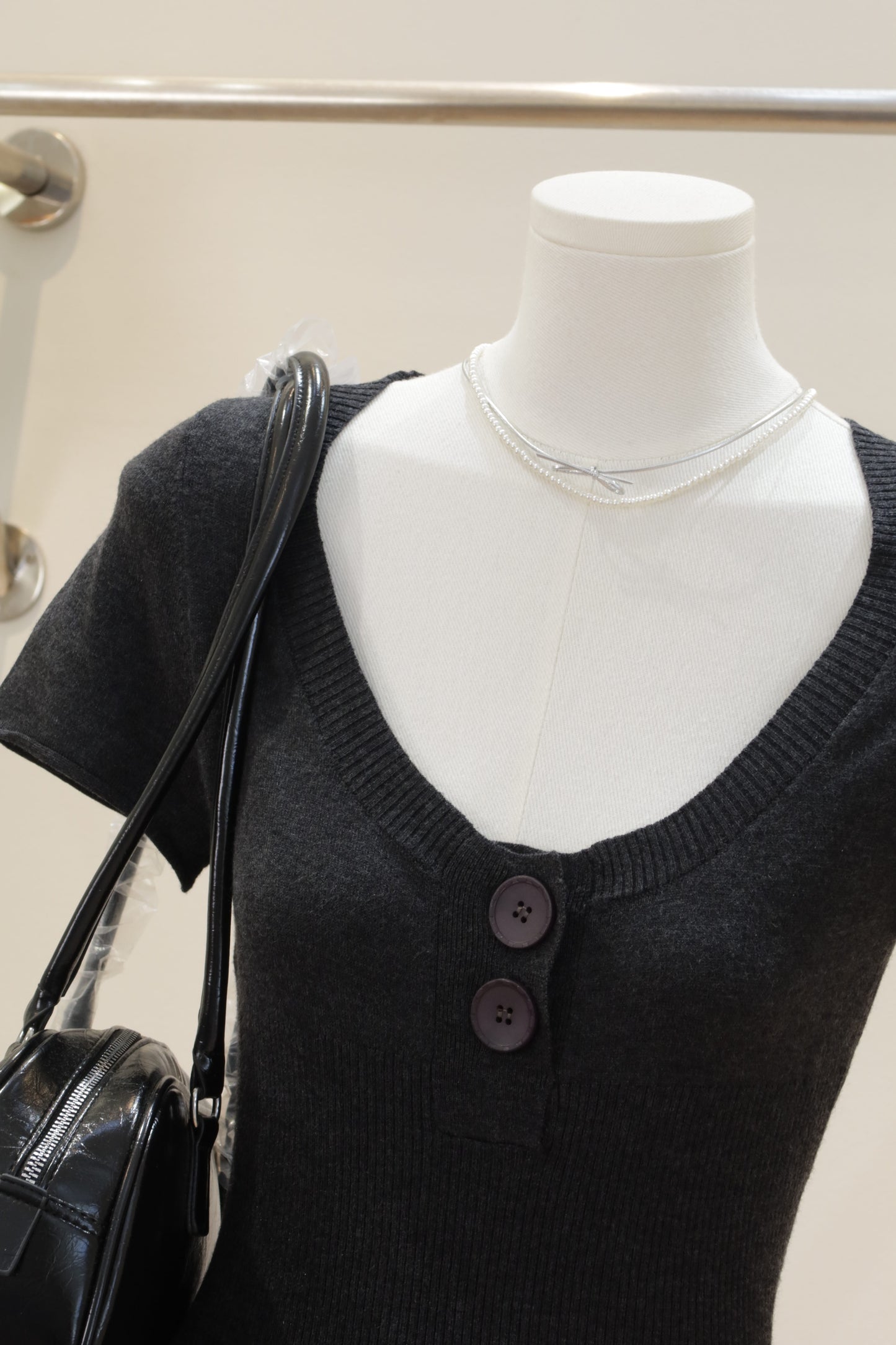 Knitted 2 buttoned SS top