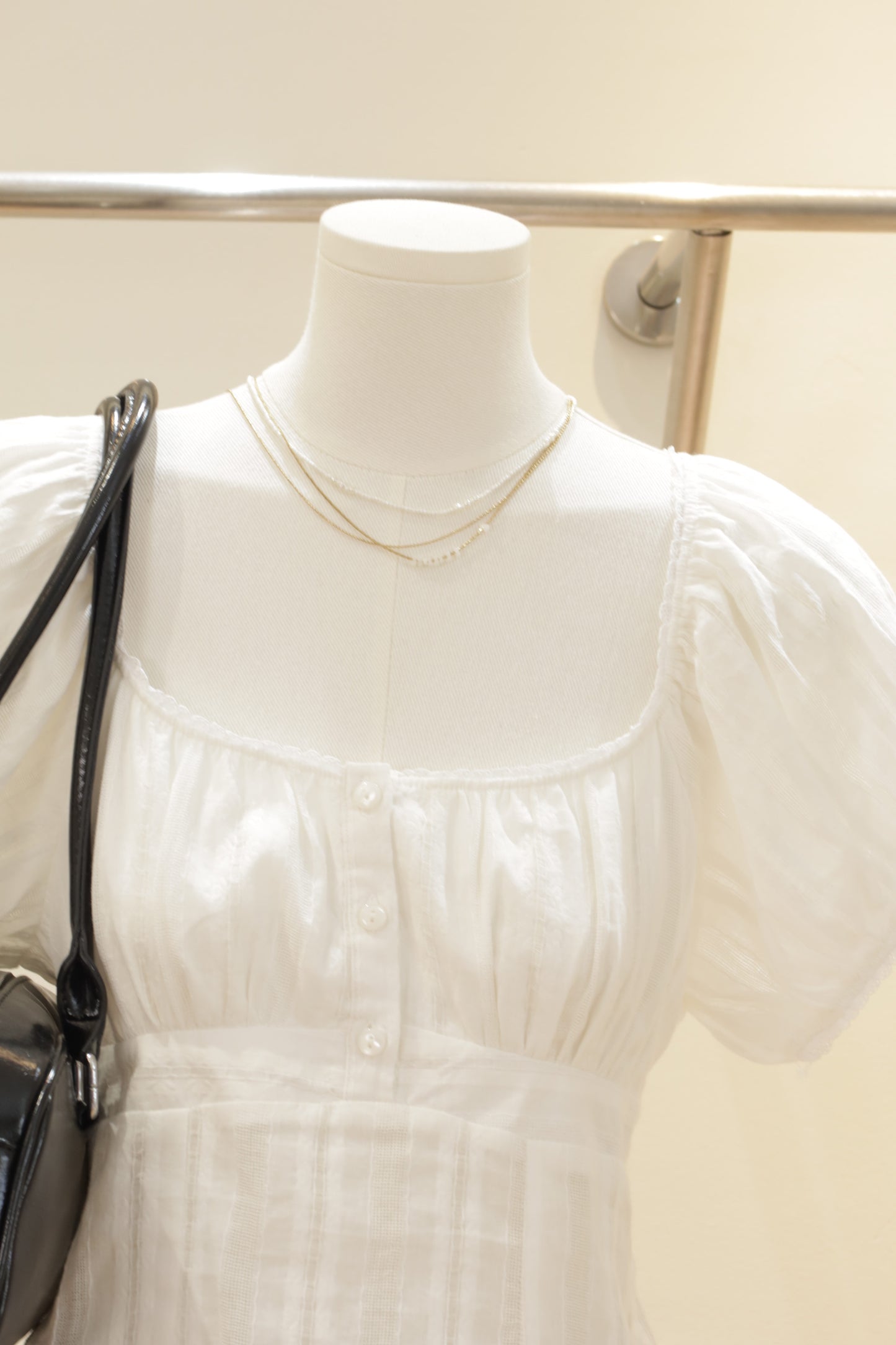 Puffy sleeves flowy top