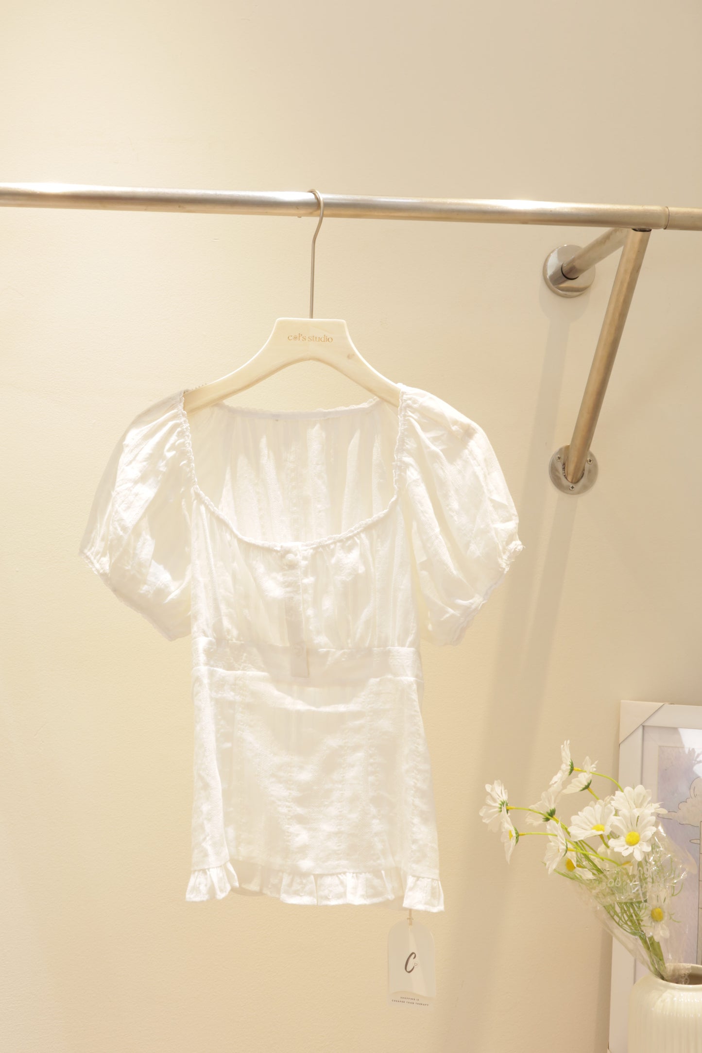 Puffy sleeves flowy top