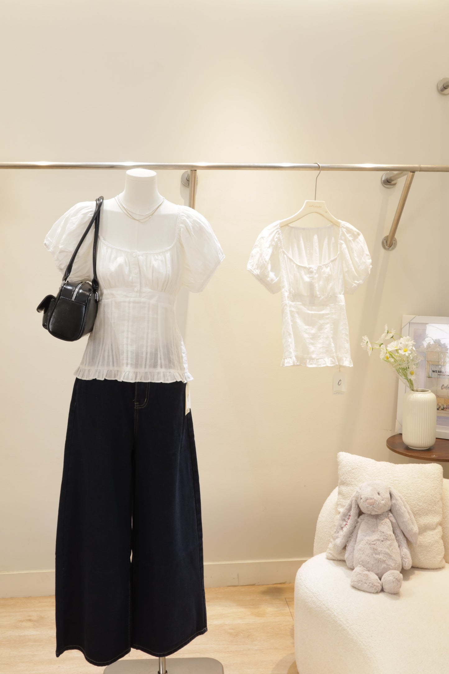 Puffy sleeves flowy top