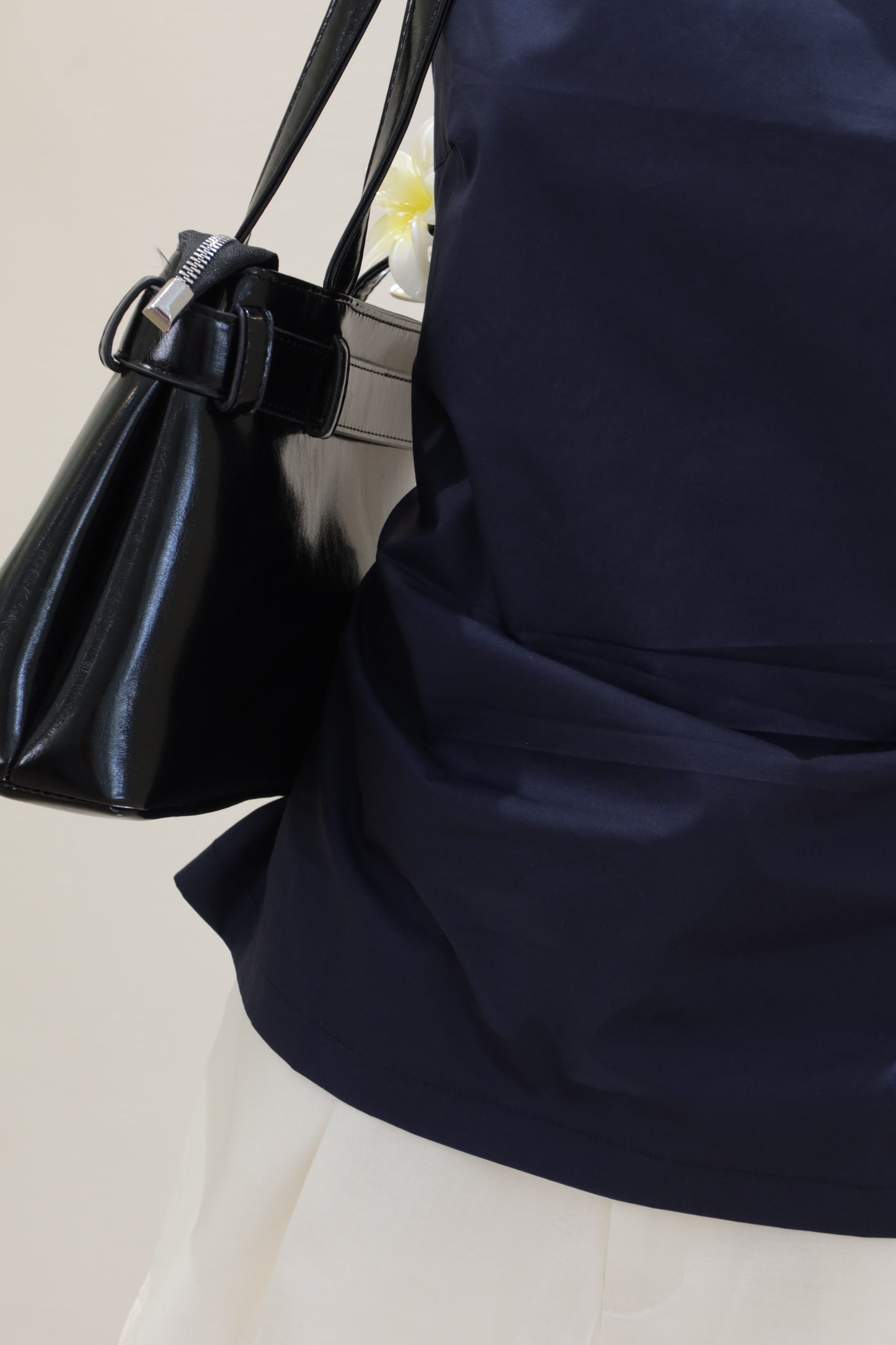 sleeveless boat neck top