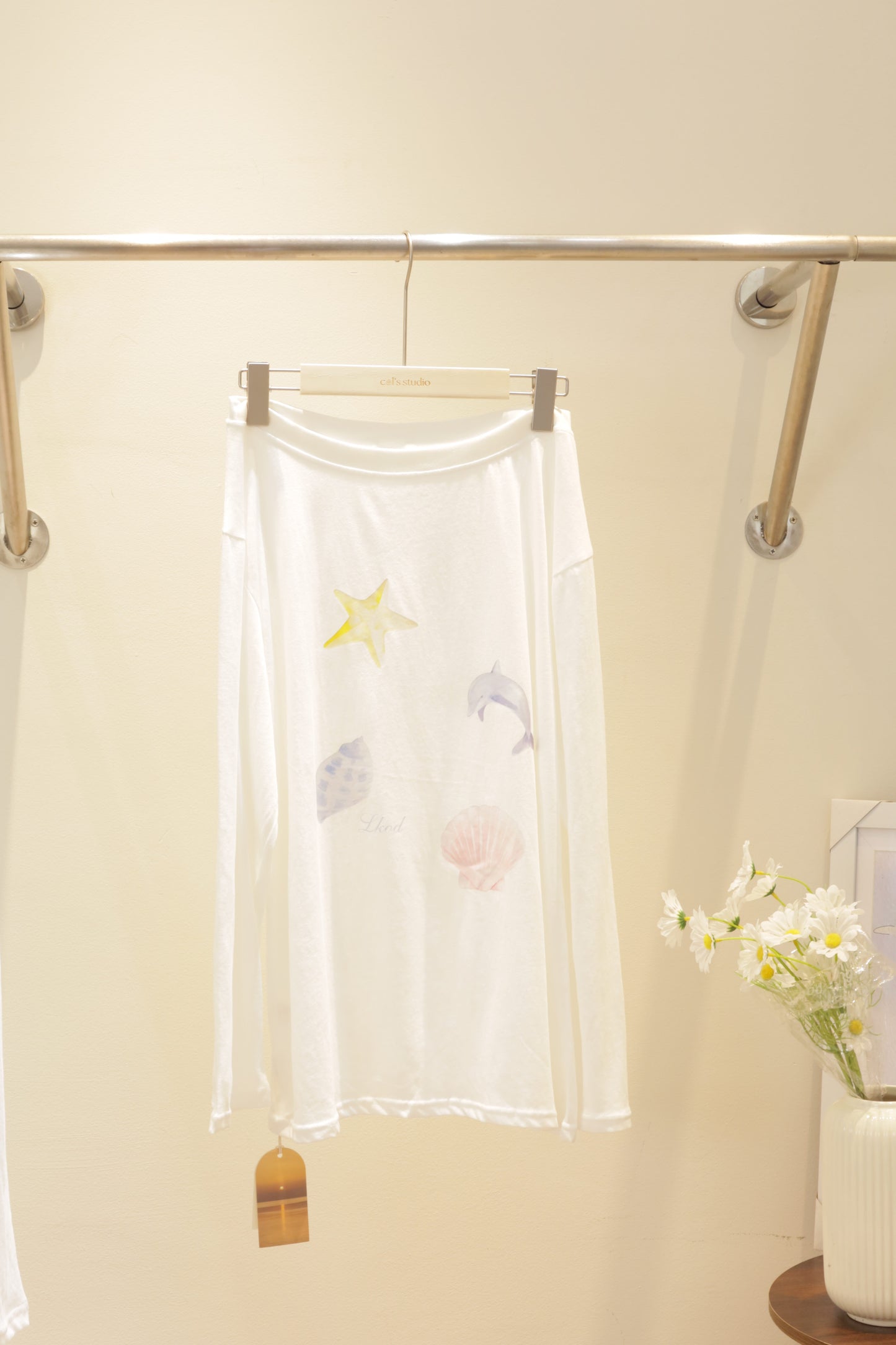Beach vibes Half shoulder tee