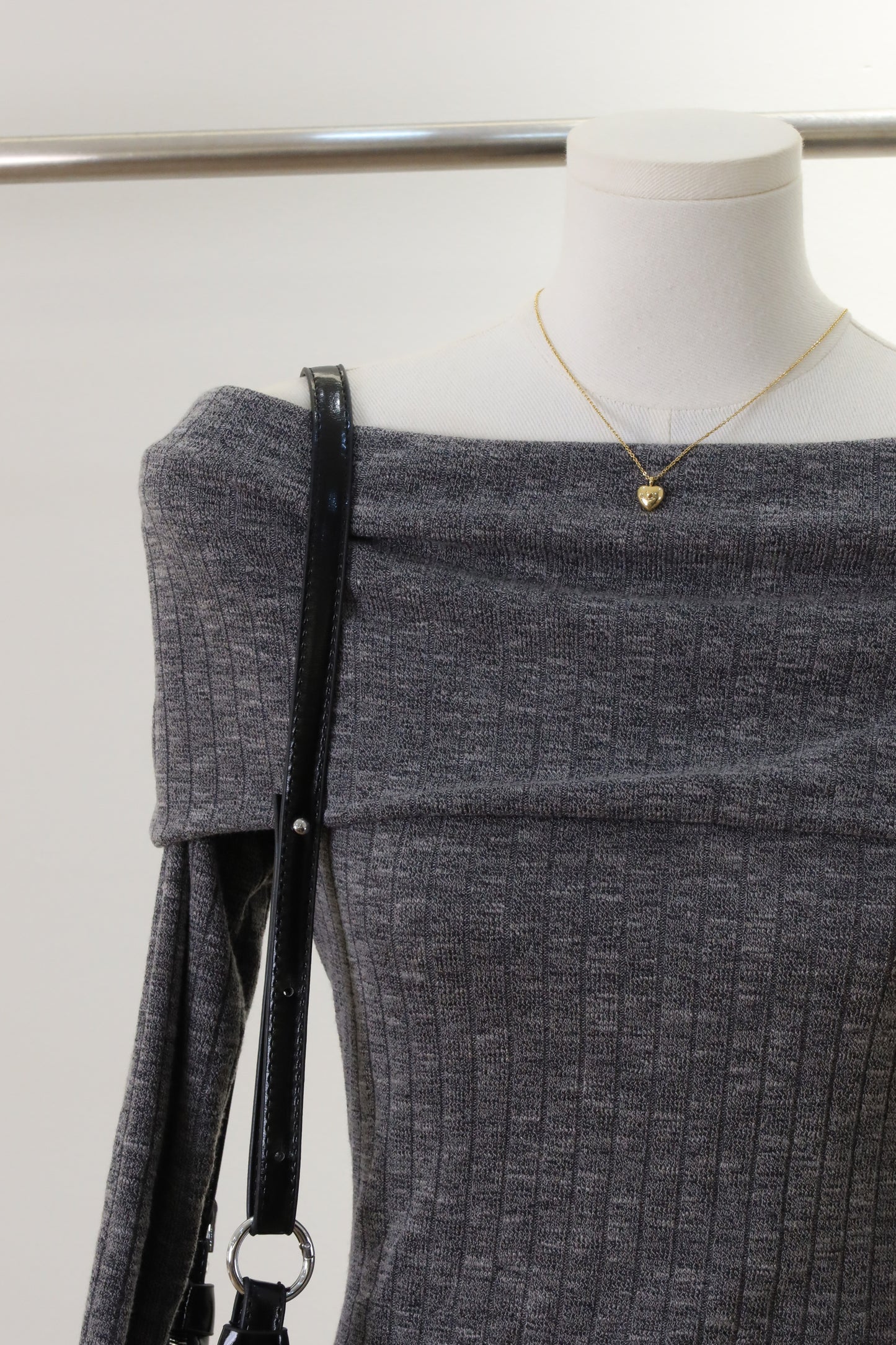 LONG SLEEVE OFF SHOULDER