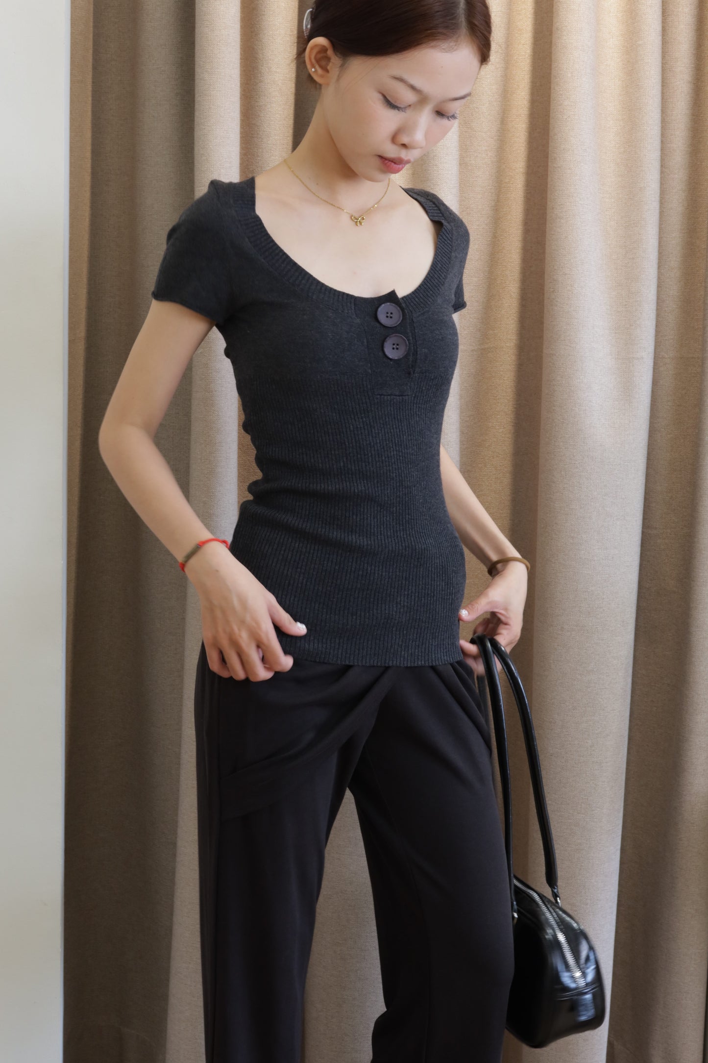 Knitted 2 buttoned SS top