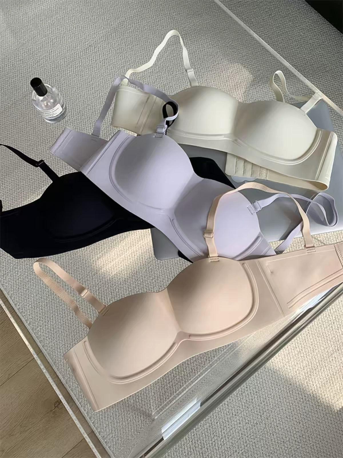 Simple Smooth Seamless Thin Bra
