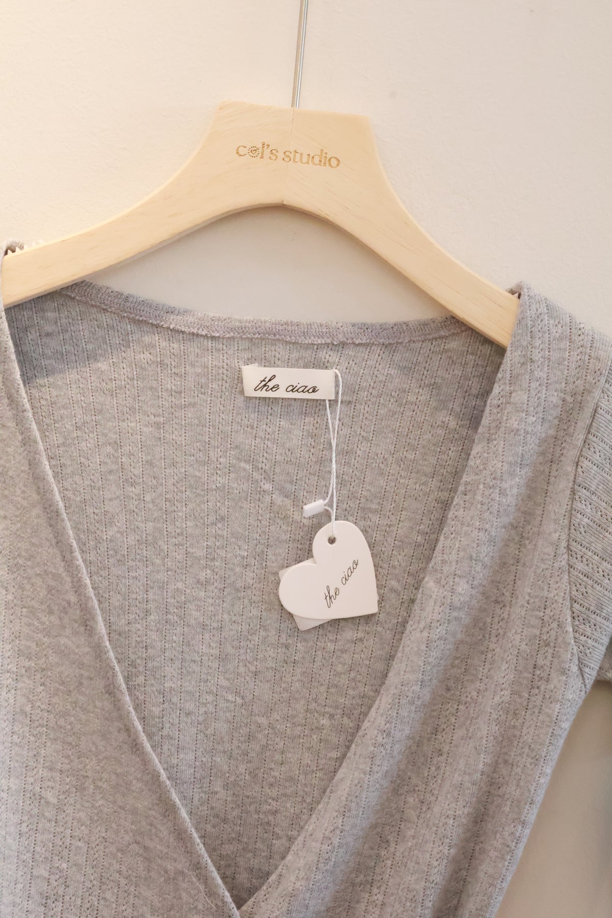 CIAO V NECK TOP SOLE