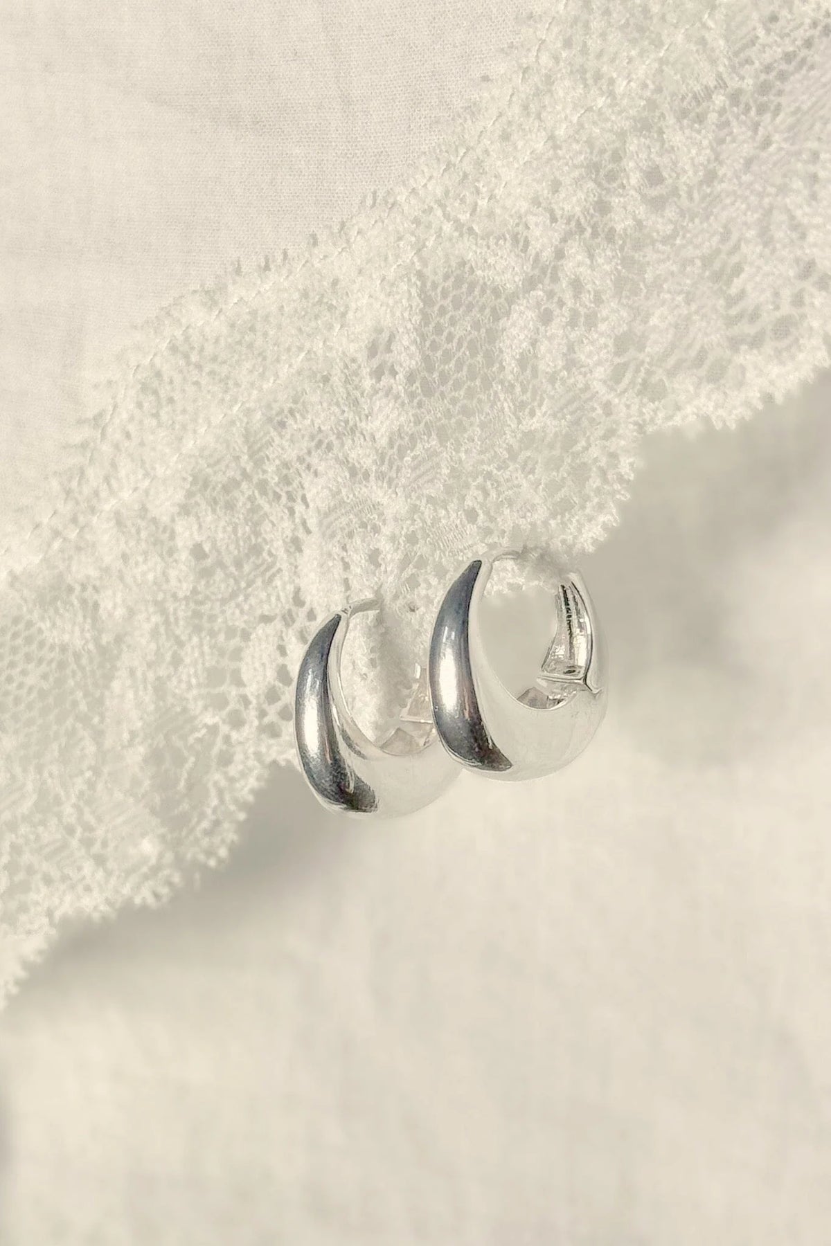 BRANDY THICK SILVER HOOP EARRINGS