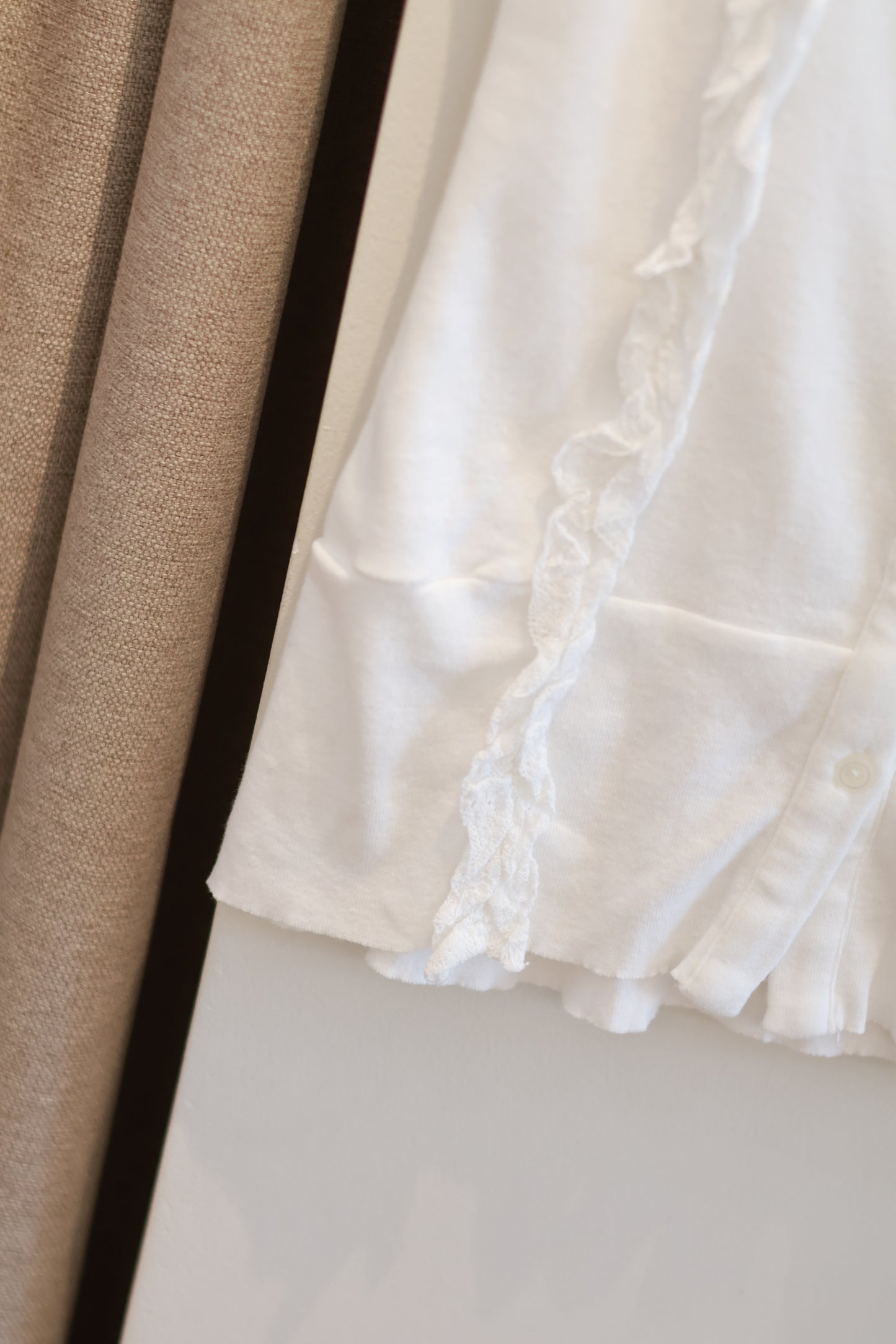 BRANDY Starla Scalloped Top  -WHITE