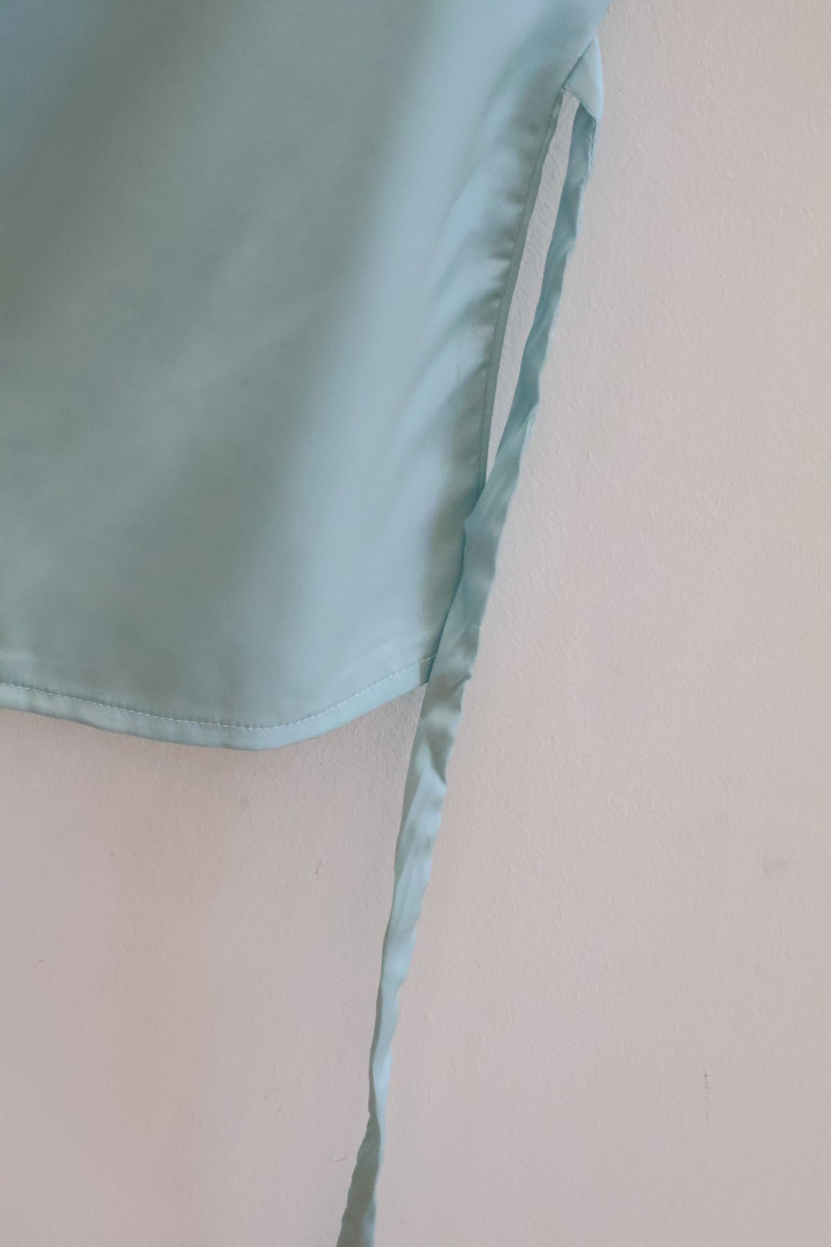 STUDIO RUE SATIN OFFSHOULDER