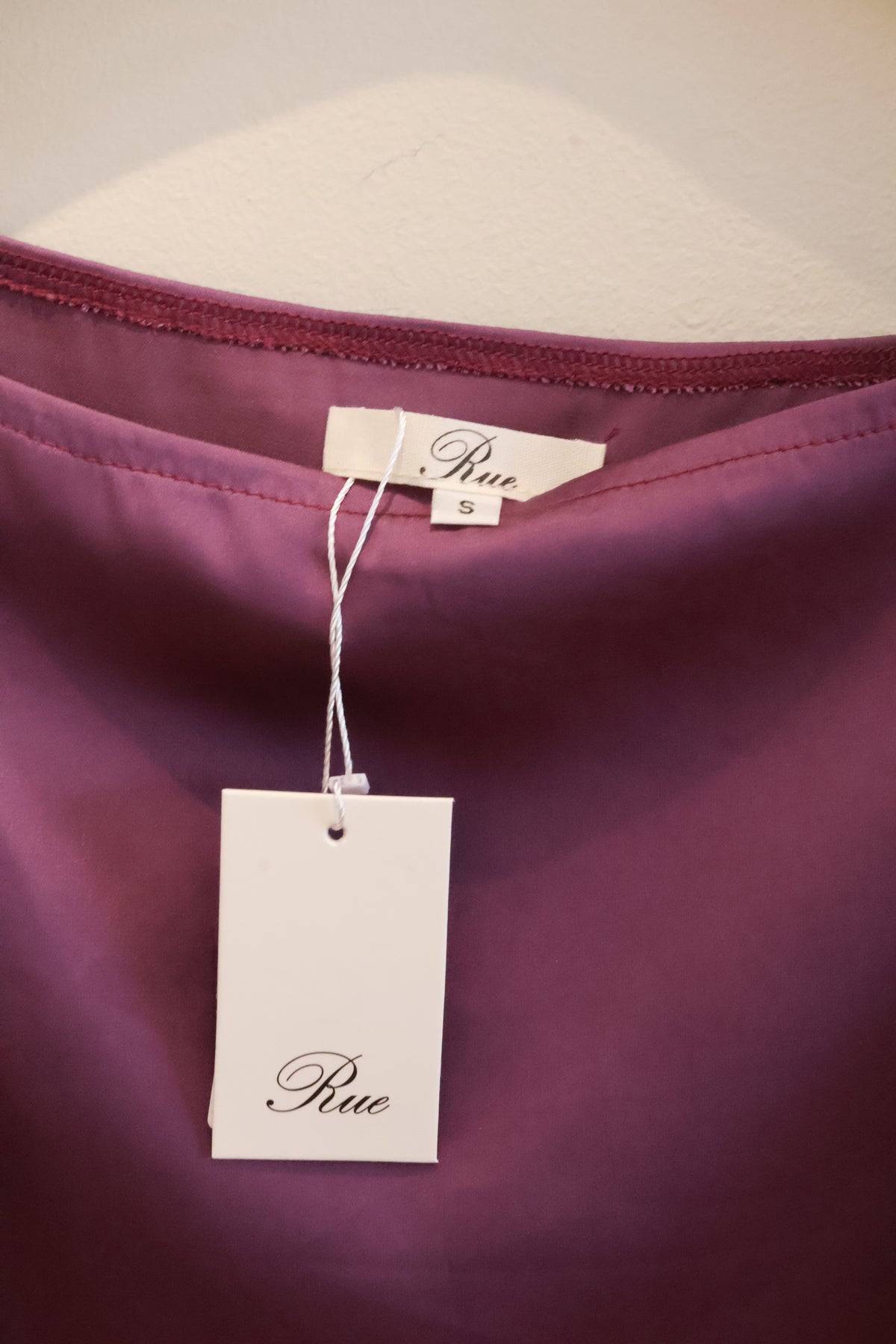 STUDIO RUE SATIN OFFSHOULDER