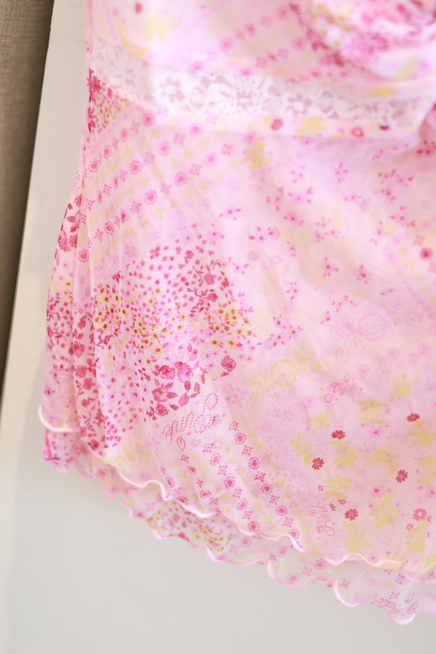 VICTORIA’S SECRET Pink Floral Lace Top