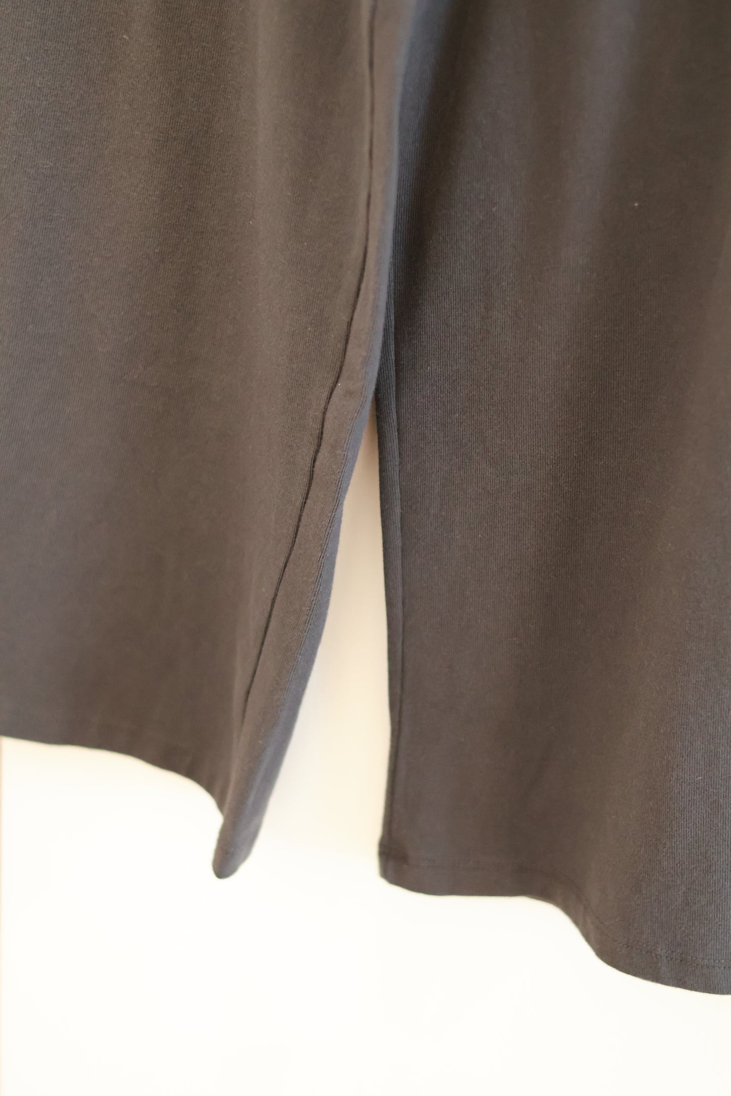 BRANDY Priscilla Capri Pants- black
