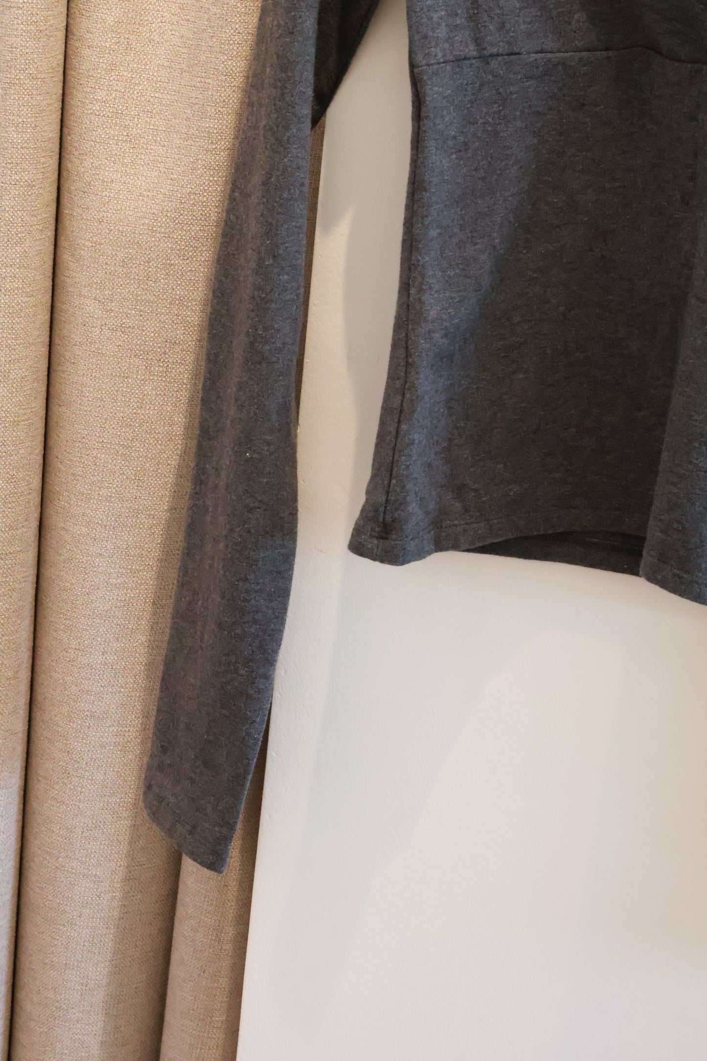 BRANDY Amara Top  -LONG -BLACK GREY