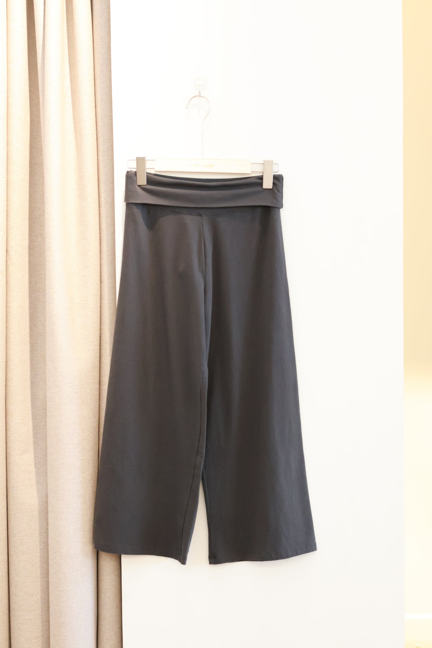 BRANDY Priscilla Capri Pants- black