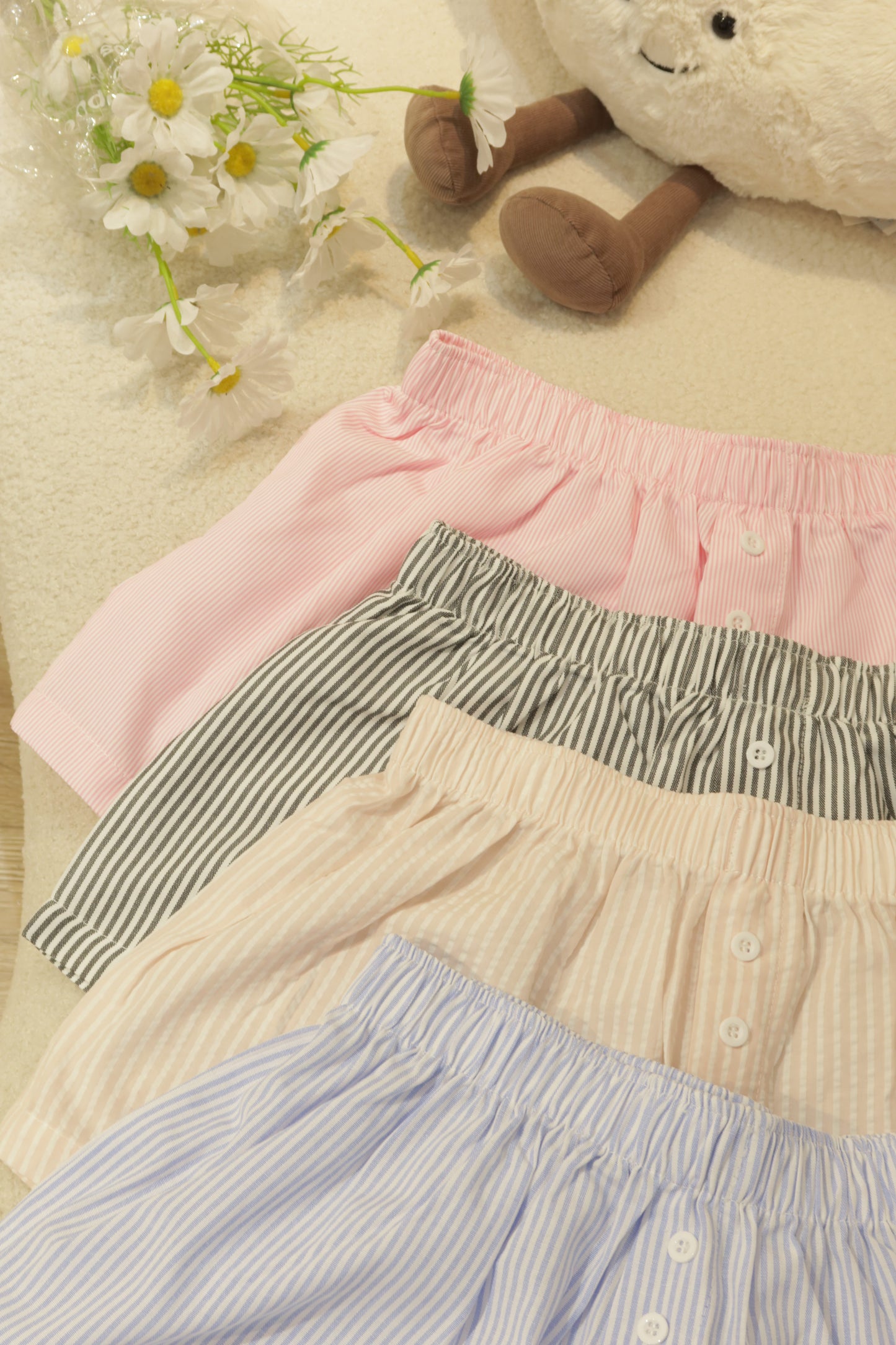 BLACK STRIPES SUMMER SHORTS