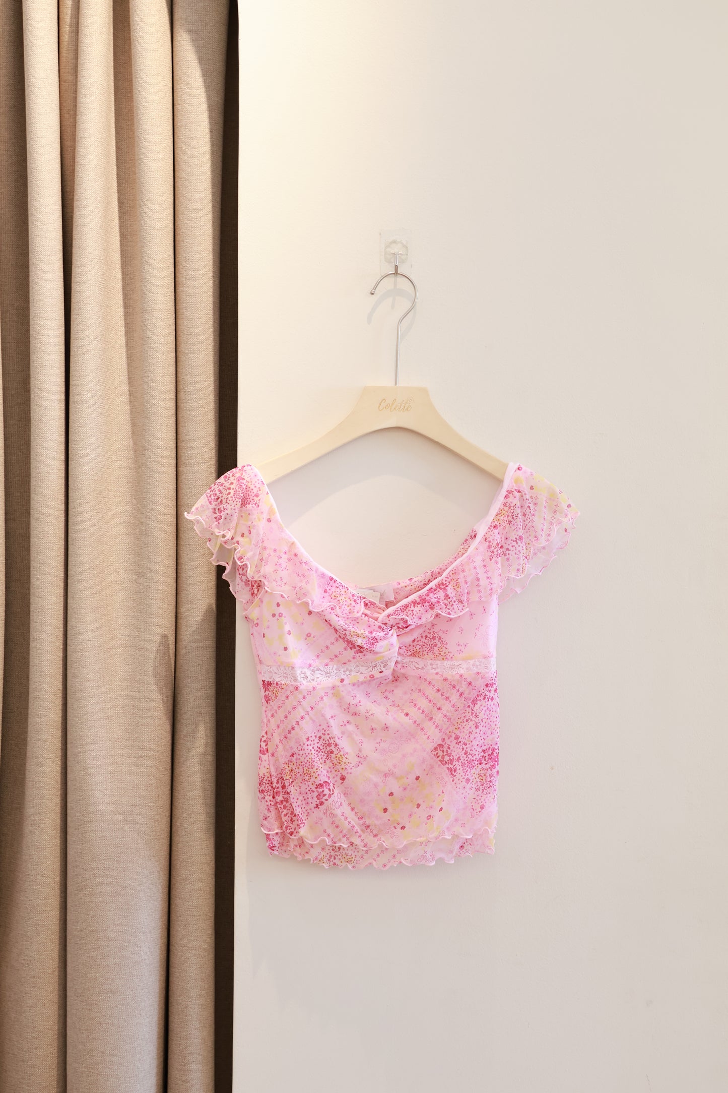 VICTORIA’S SECRET Pink Floral Lace Top