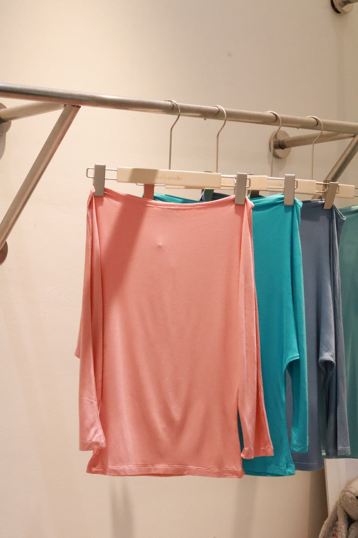 NUDETHELABEL SLOUCHY TOP