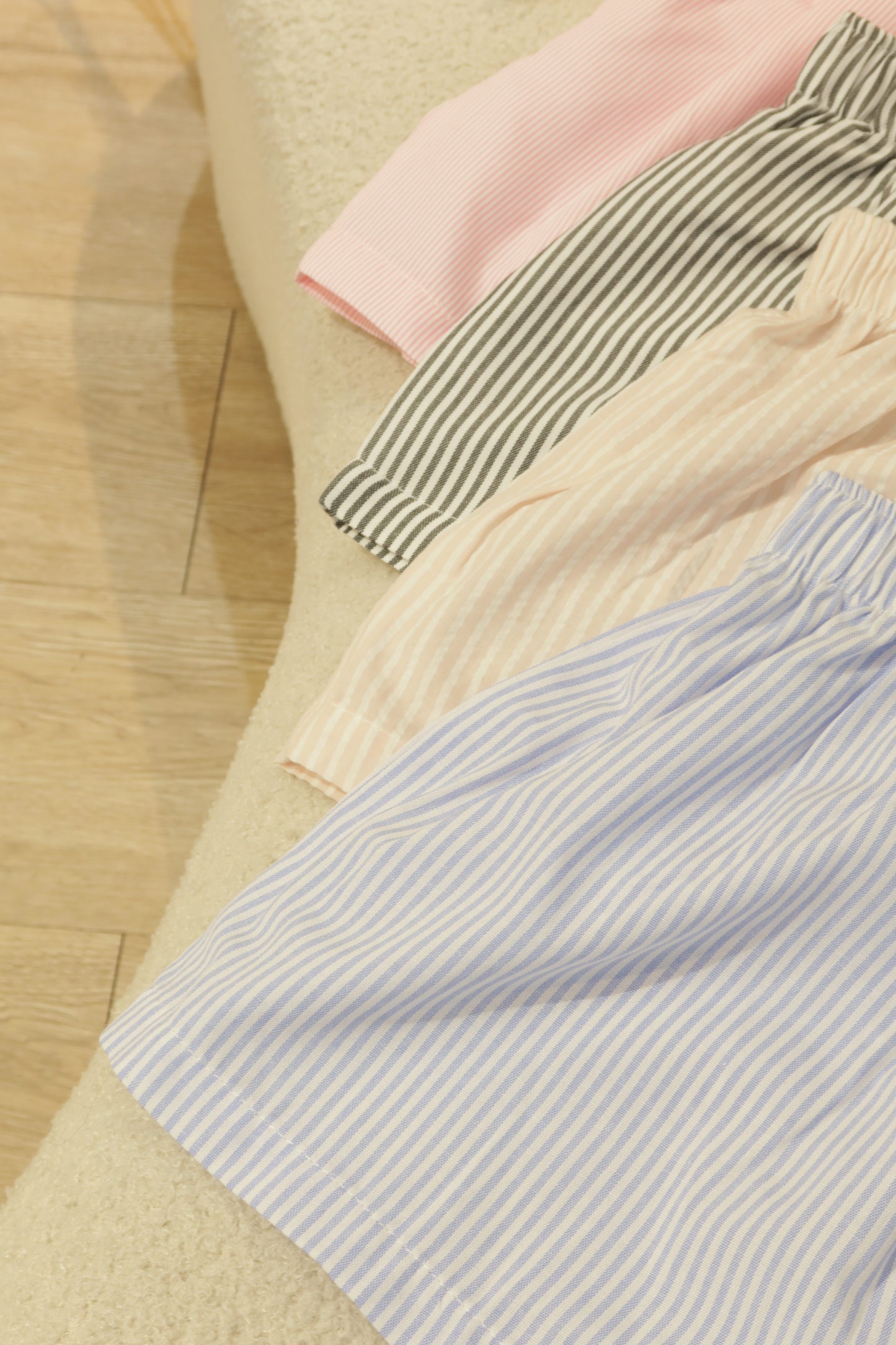 BLACK STRIPES SUMMER SHORTS