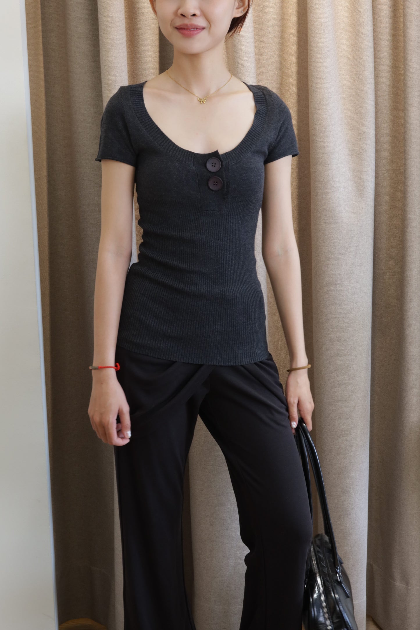 Knitted 2 buttoned SS top