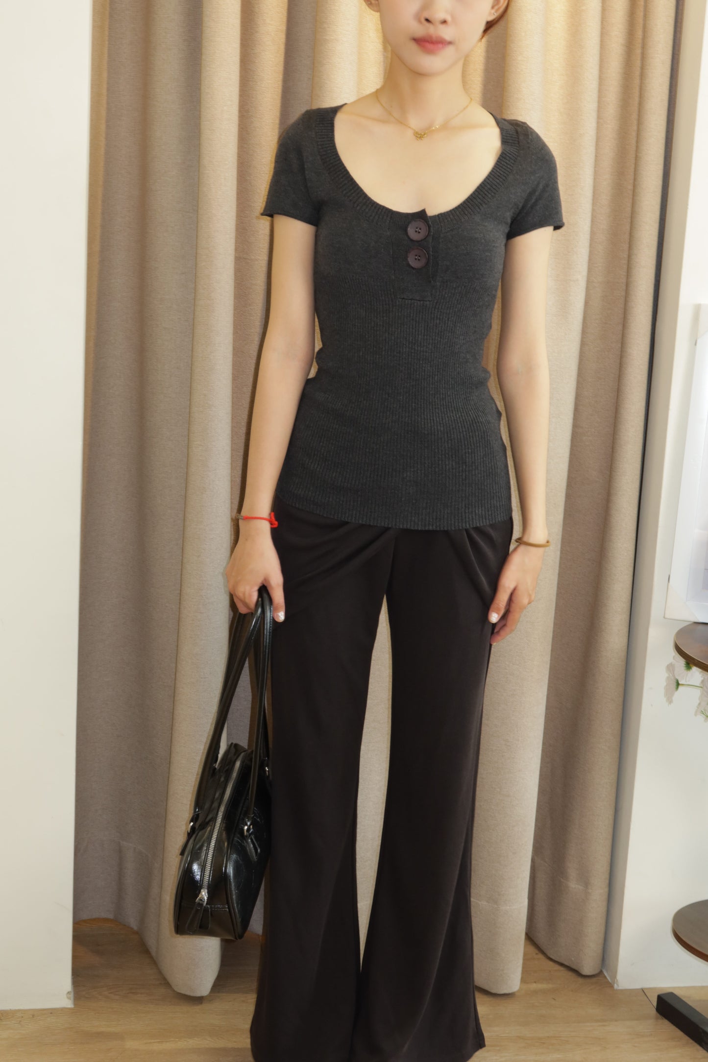Knitted 2 buttoned SS top