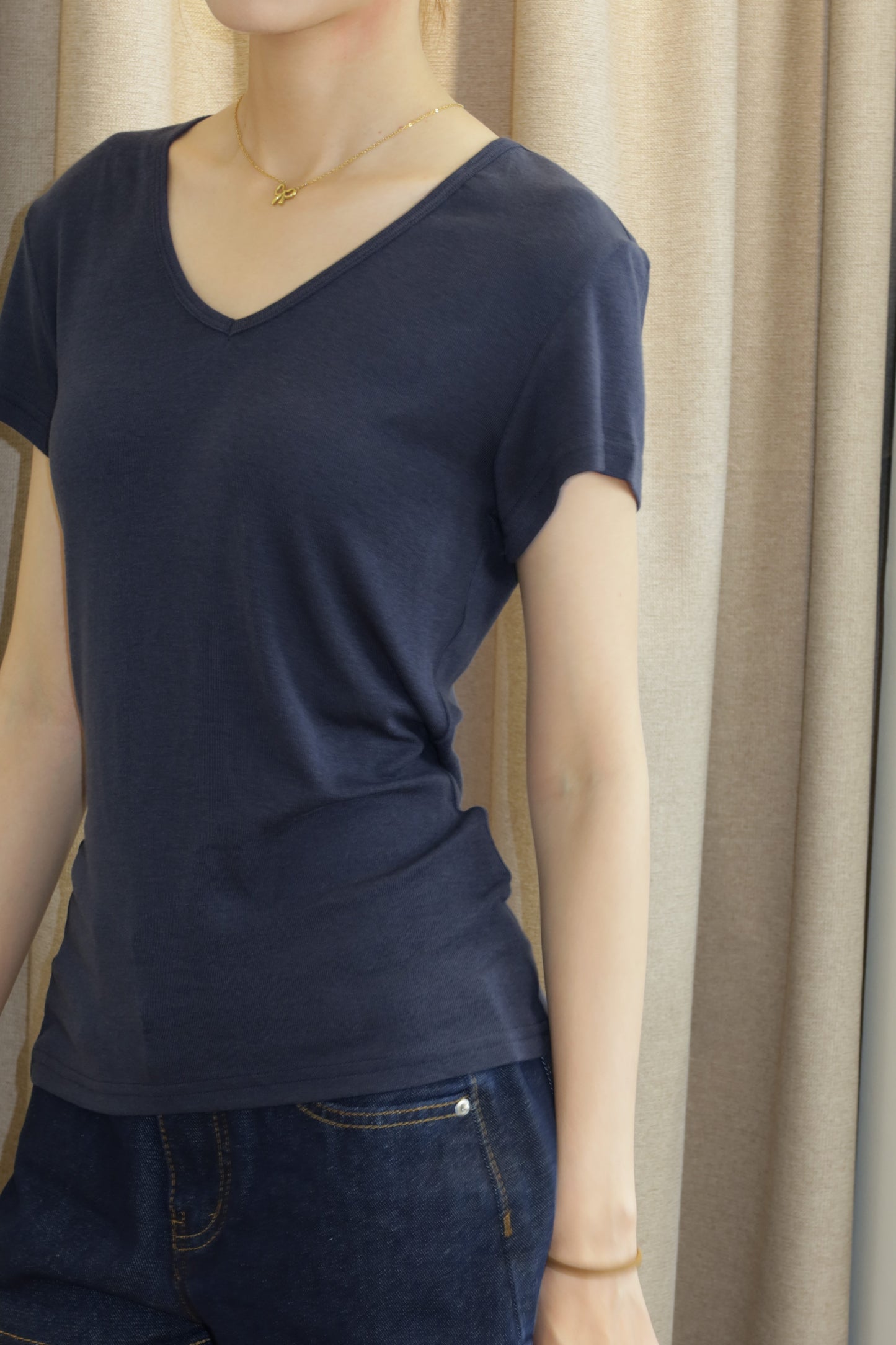 Navy basic v neck top