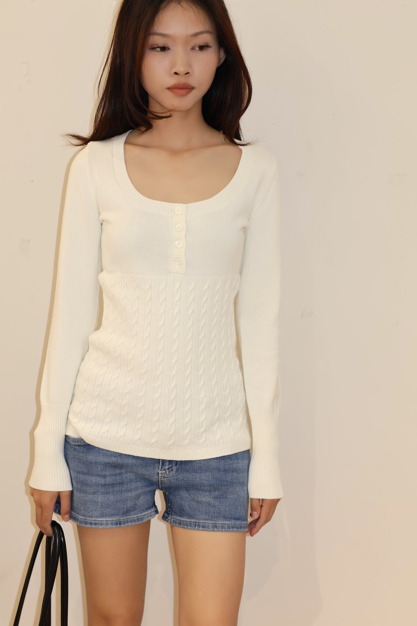 U NECK THICK KNITTED SWEATER