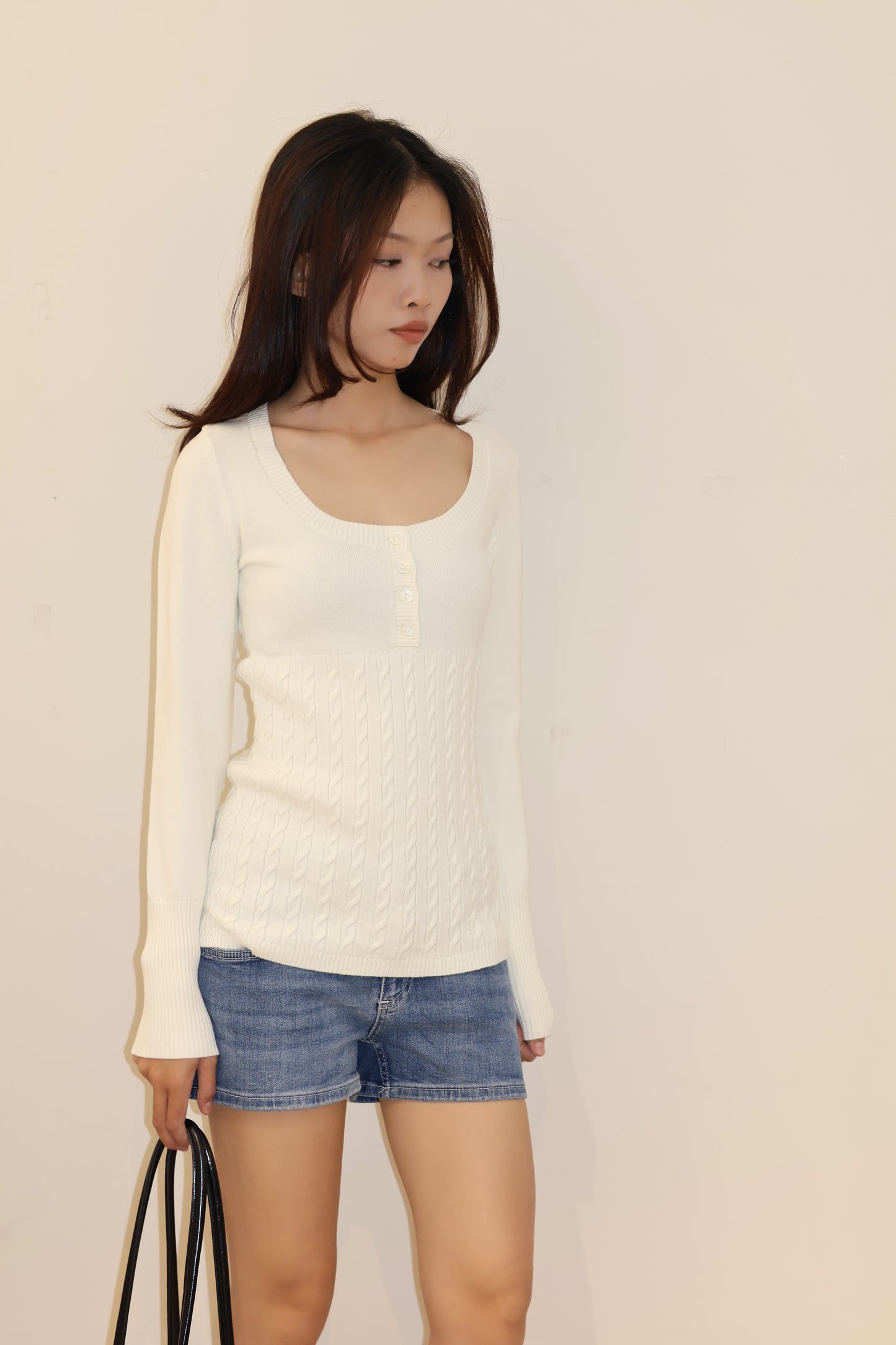 U NECK THICK KNITTED SWEATER