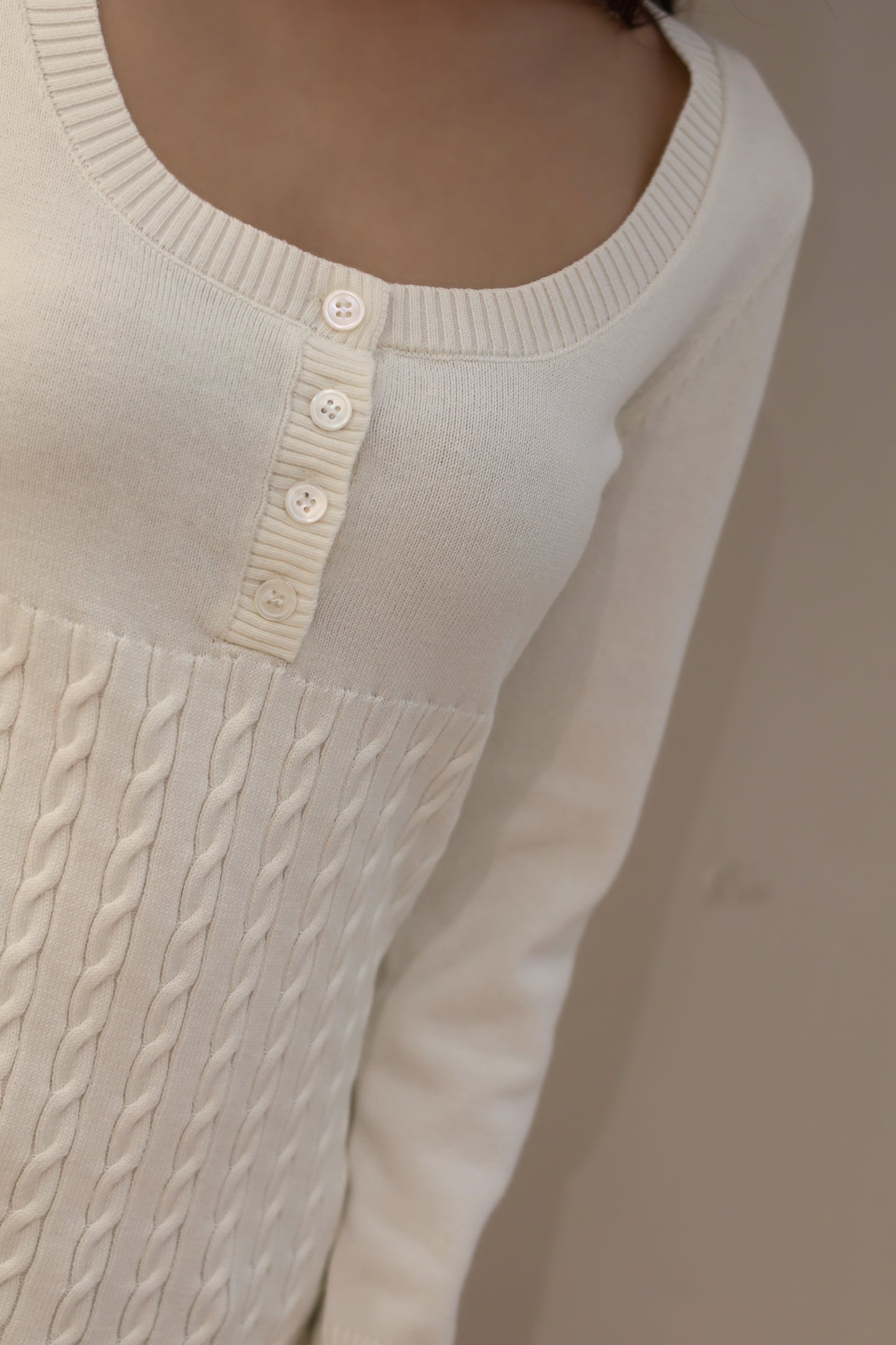 U NECK THICK KNITTED SWEATER