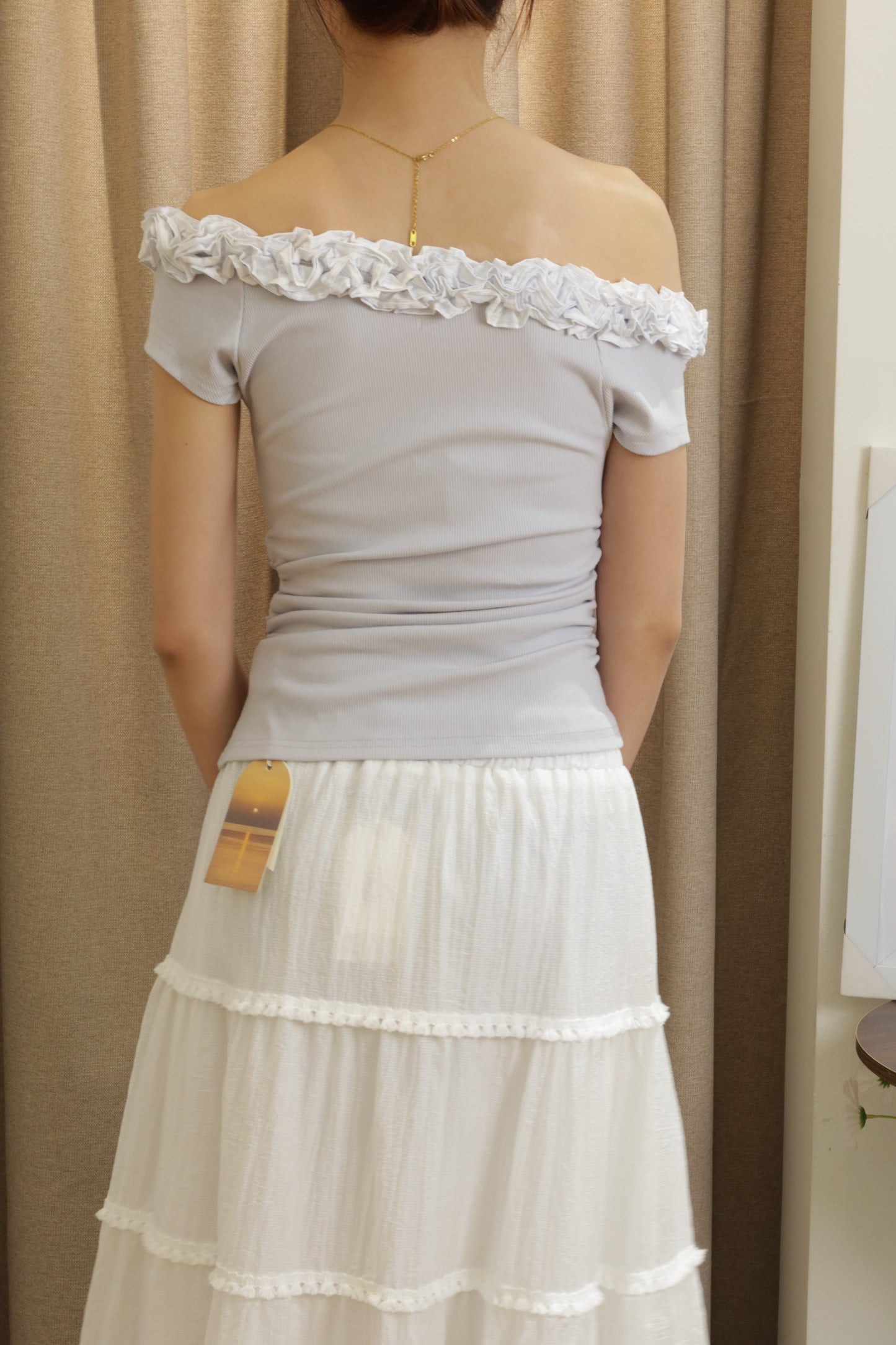 Blue flower round detail top