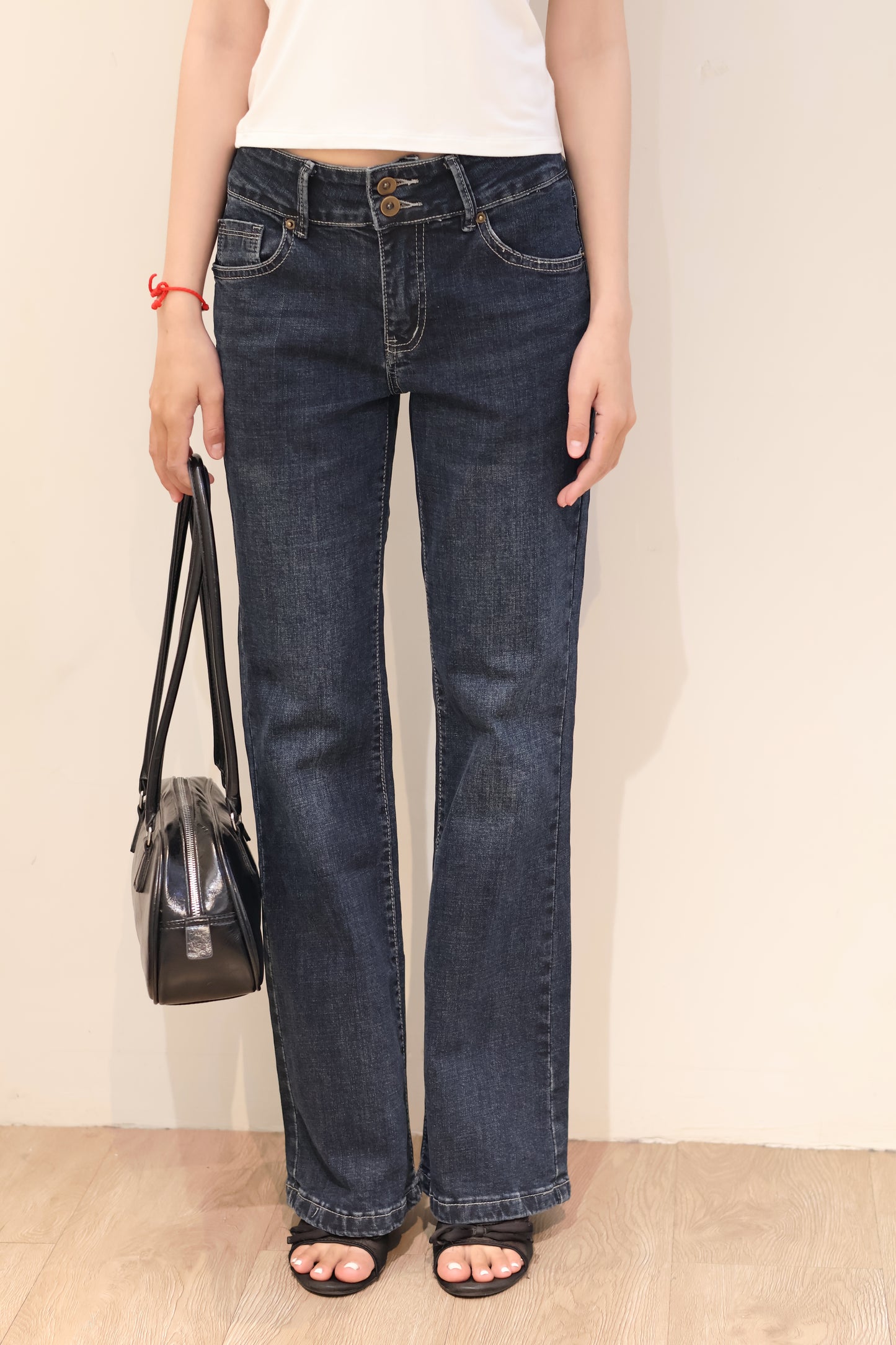 STRAIGHT LEG LOW RISE DOUBLE BUTTONED JEANS