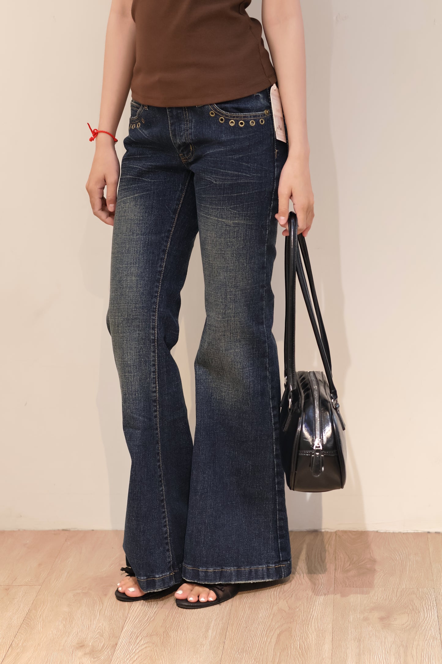 DARK WASHED LOW RISE DENIM JEANS