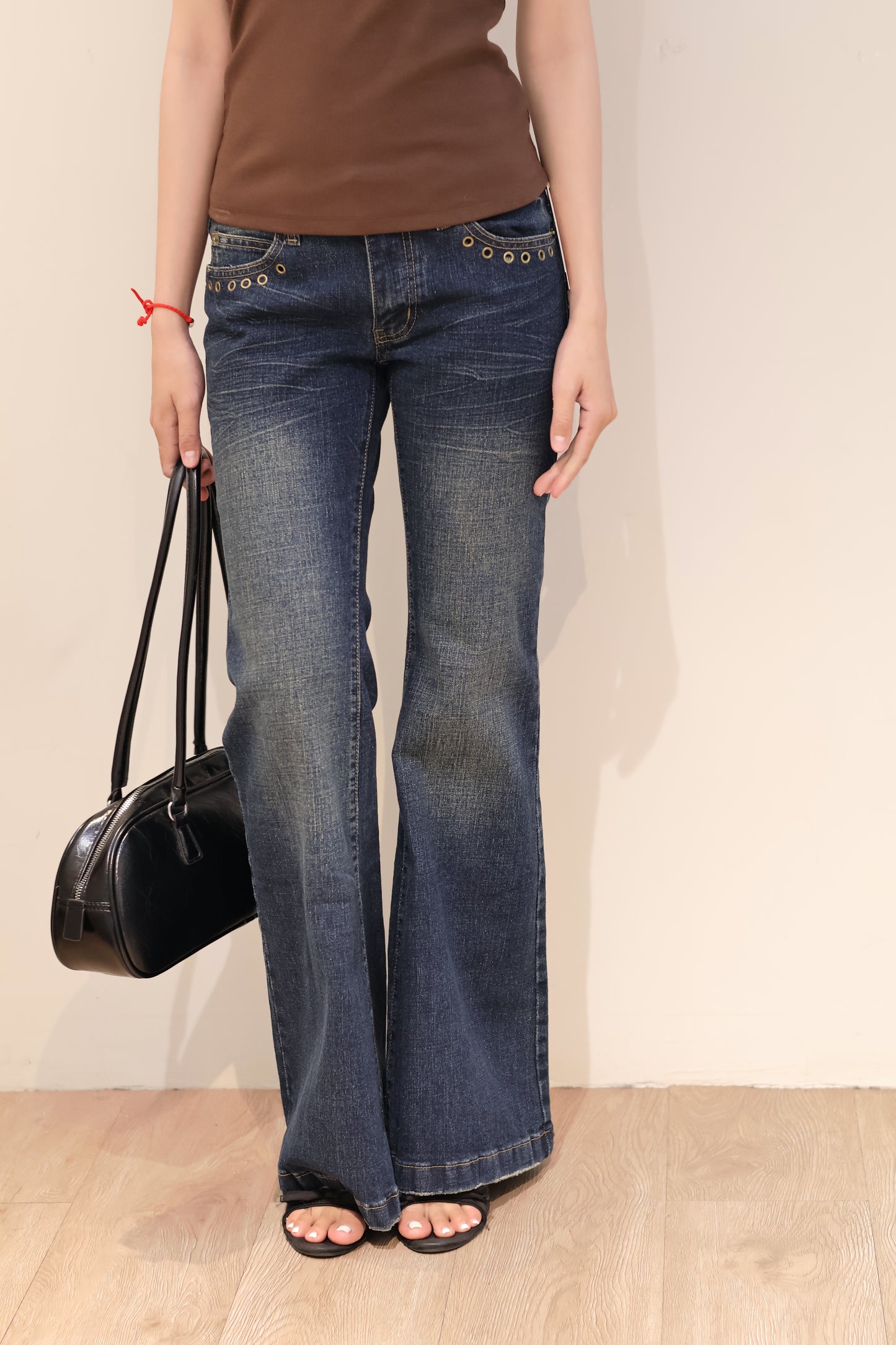 DARK WASHED LOW RISE DENIM JEANS
