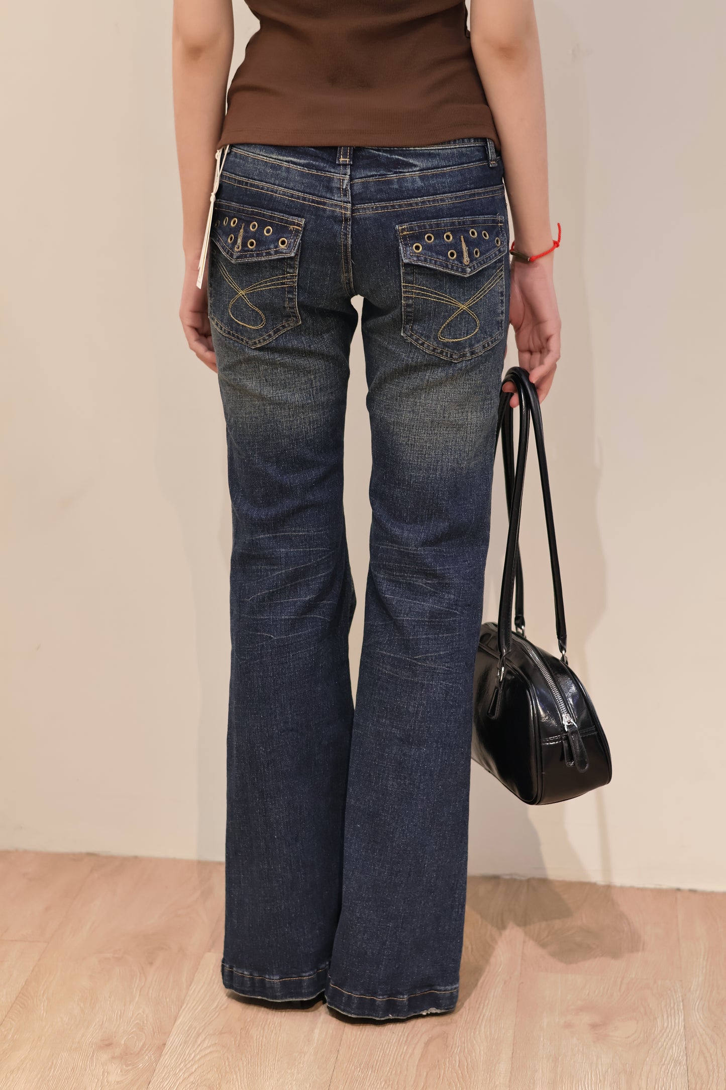 DARK WASHED LOW RISE DENIM JEANS