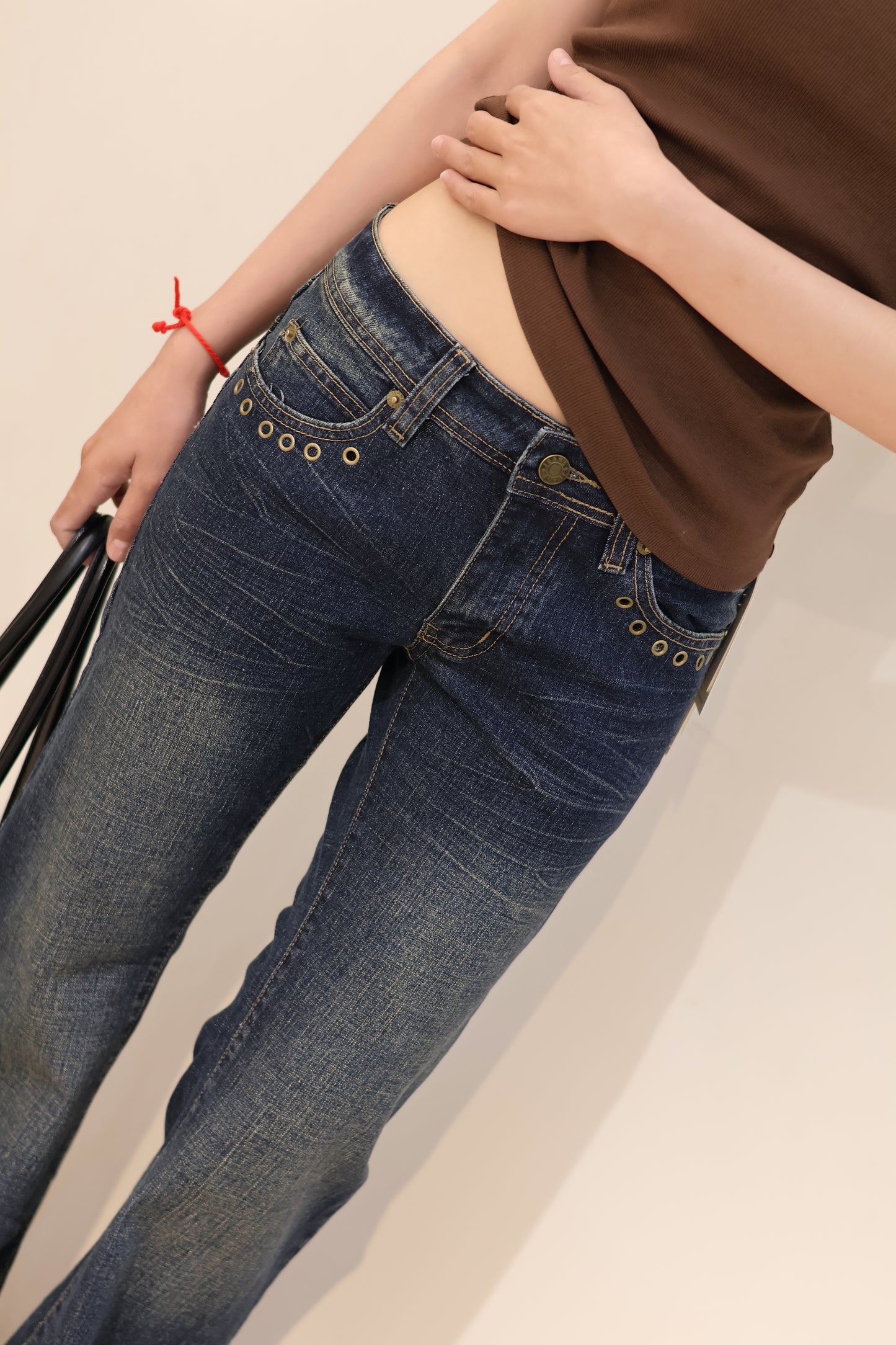 DARK WASHED LOW RISE DENIM JEANS