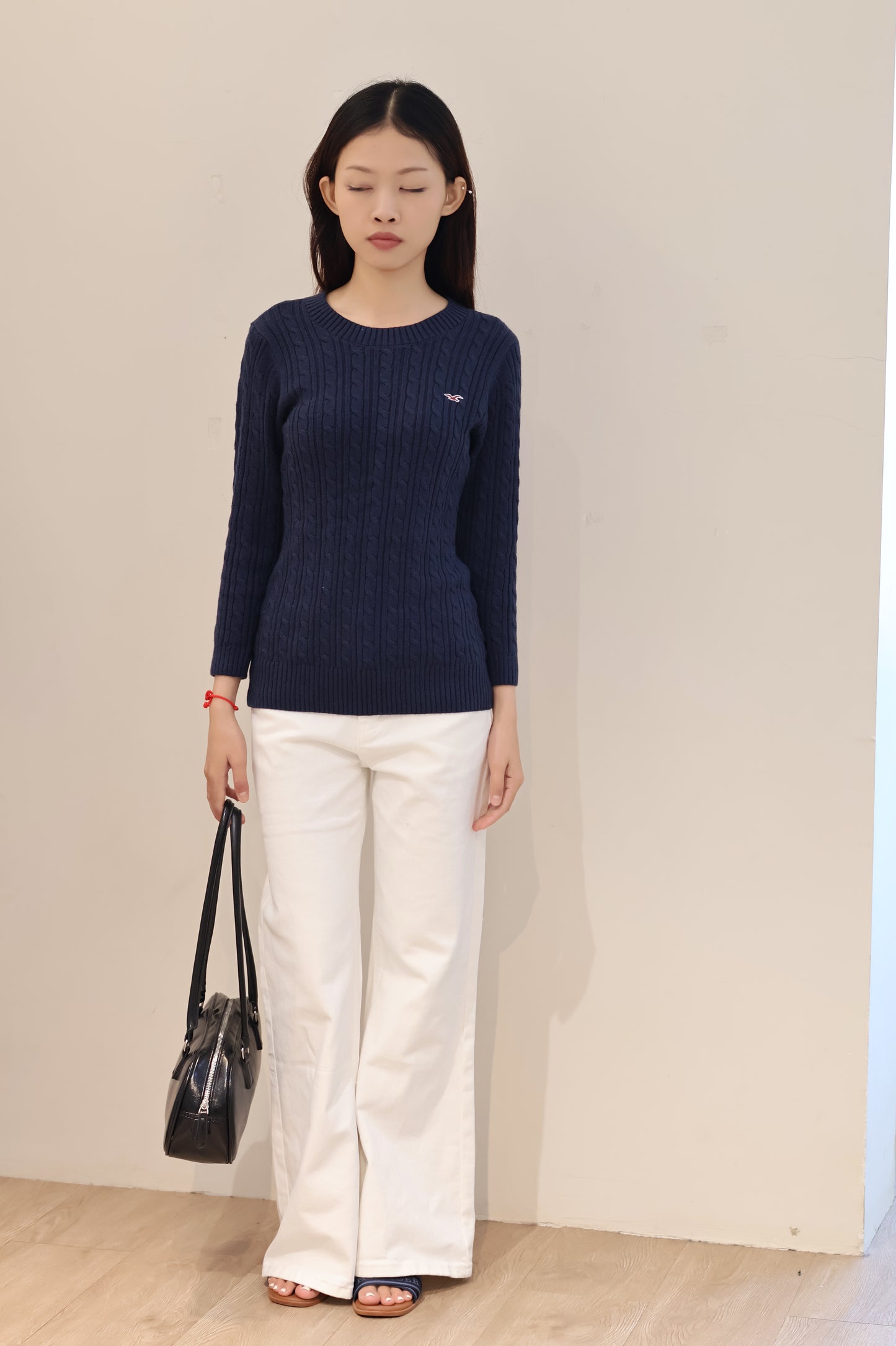 HOLLISTER OLAIN ROUND BECK SWEATER