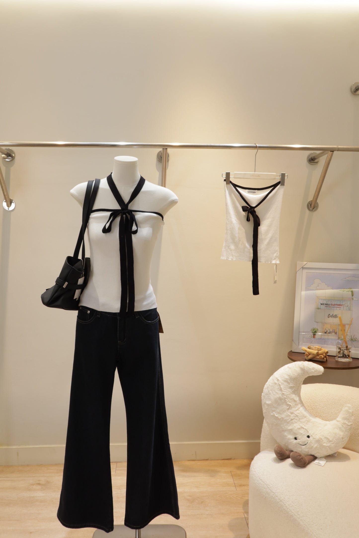 Knitted neck tie top