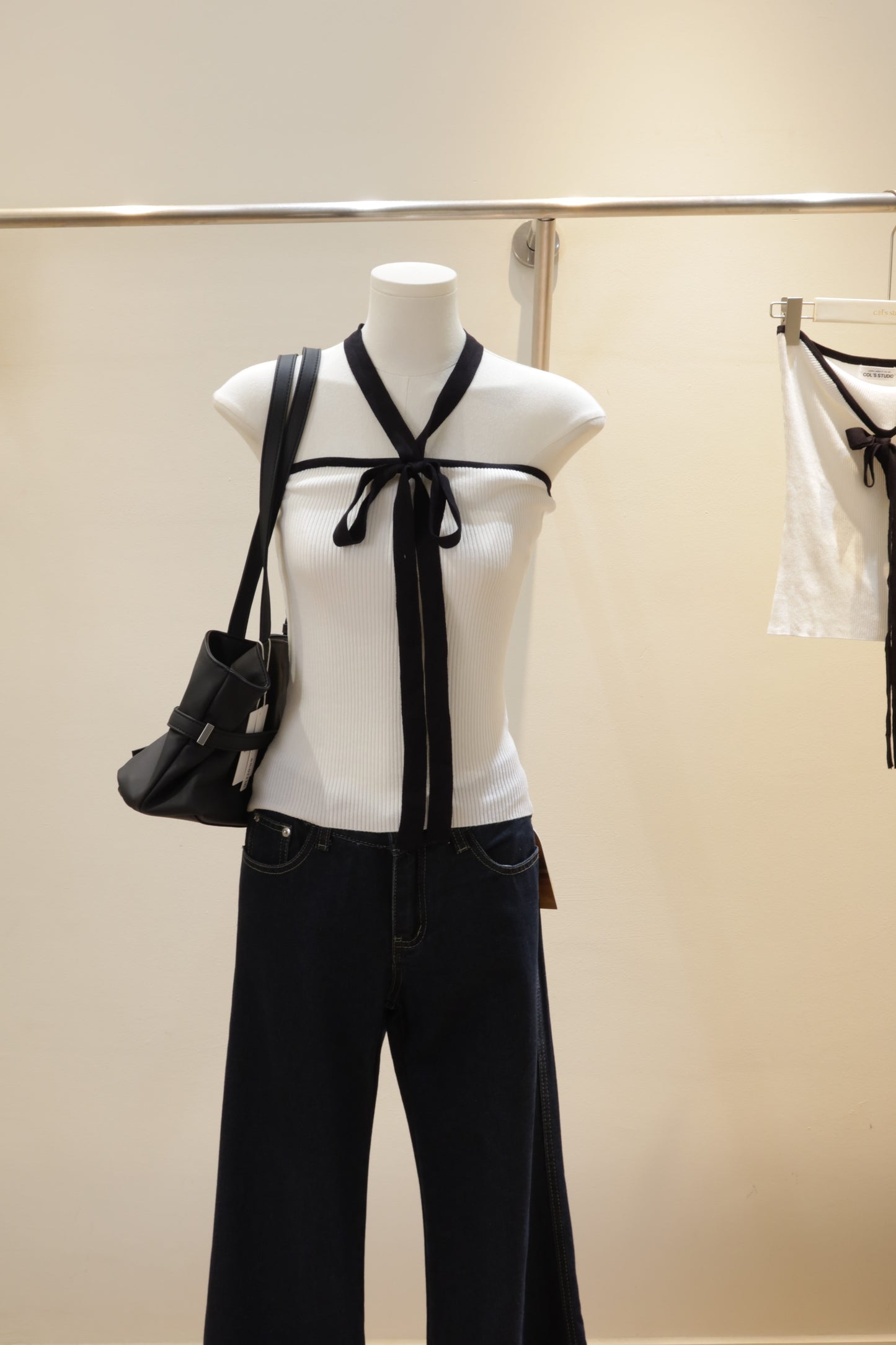 Knitted neck tie top