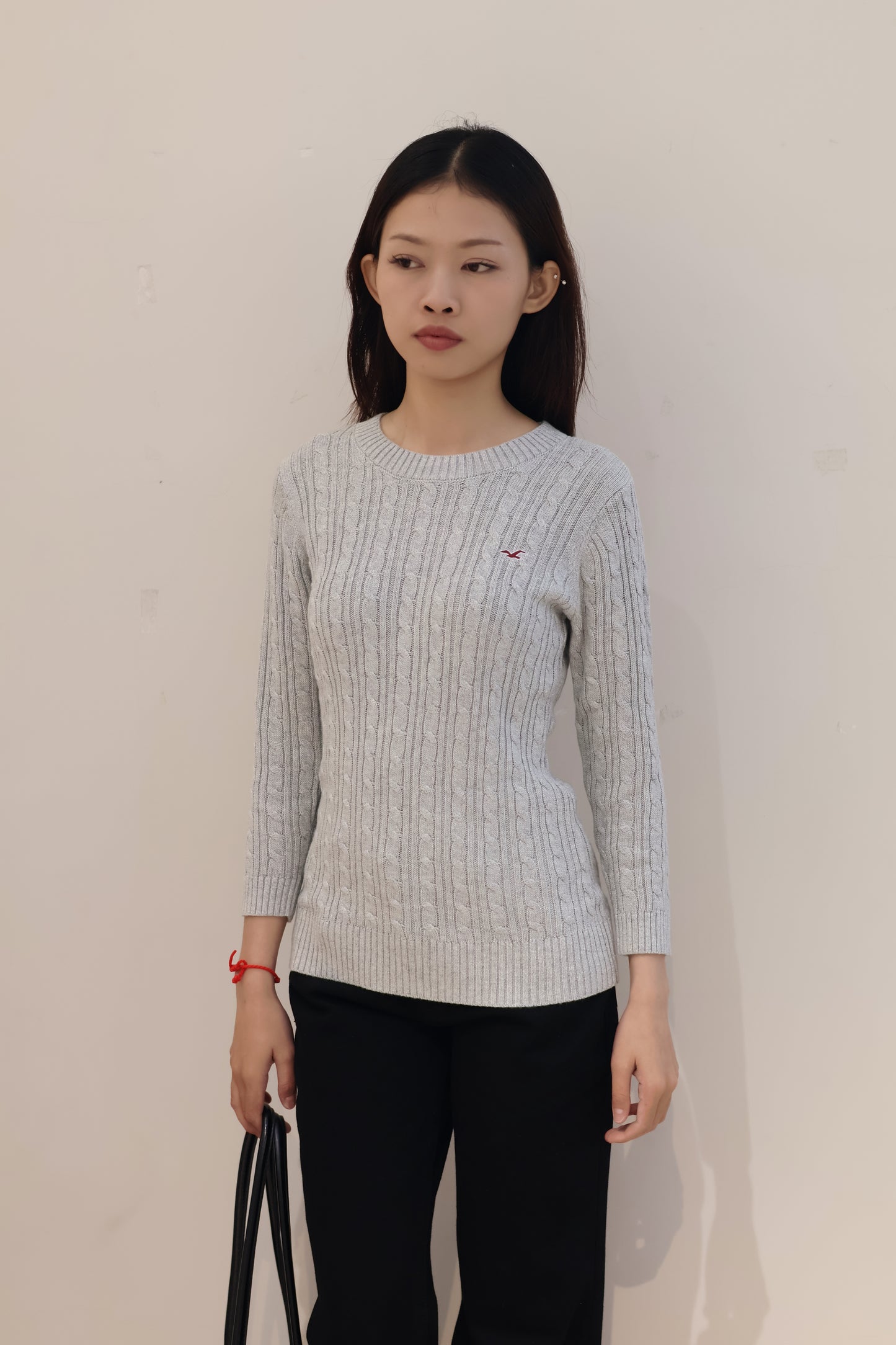 HOLLISTER OLAIN ROUND BECK SWEATER