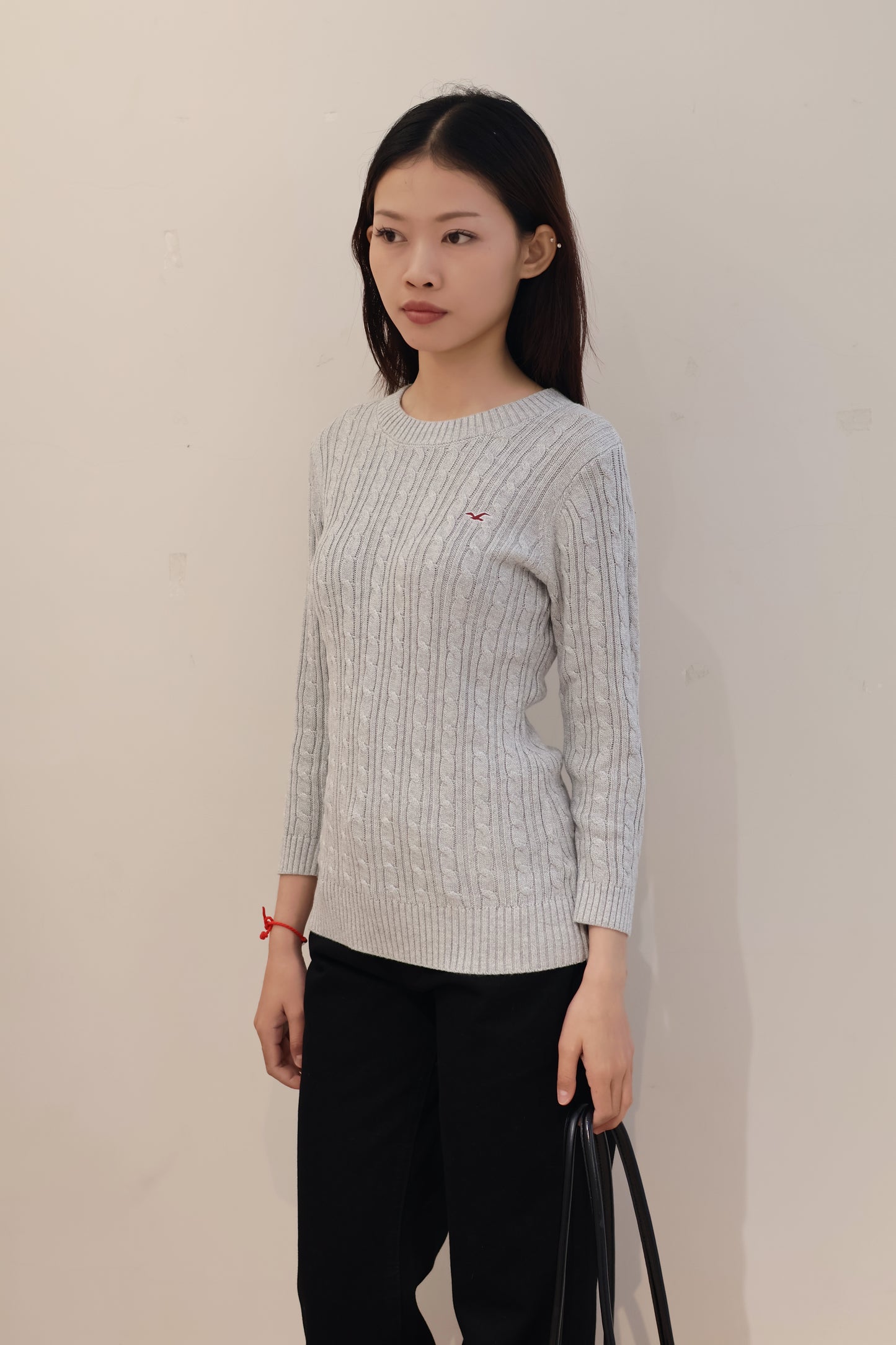 HOLLISTER OLAIN ROUND BECK SWEATER
