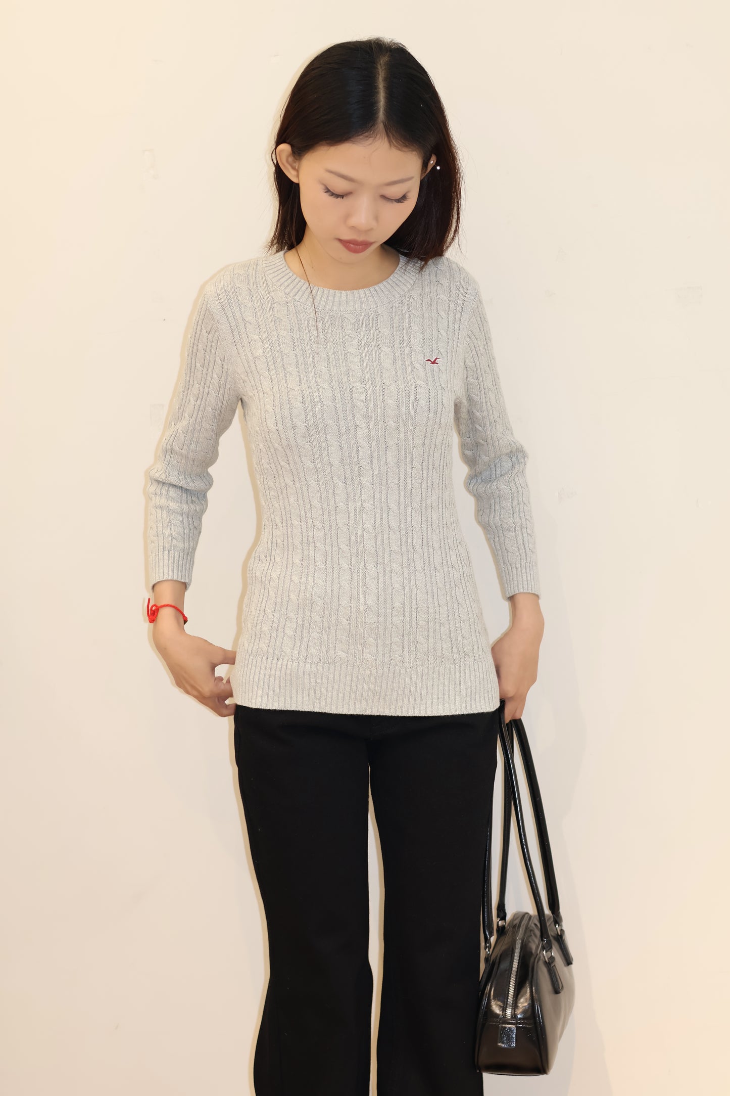 HOLLISTER OLAIN ROUND BECK SWEATER