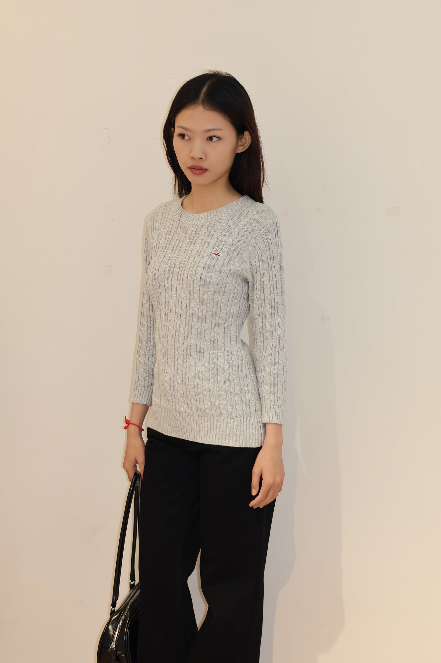 HOLLISTER OLAIN ROUND BECK SWEATER