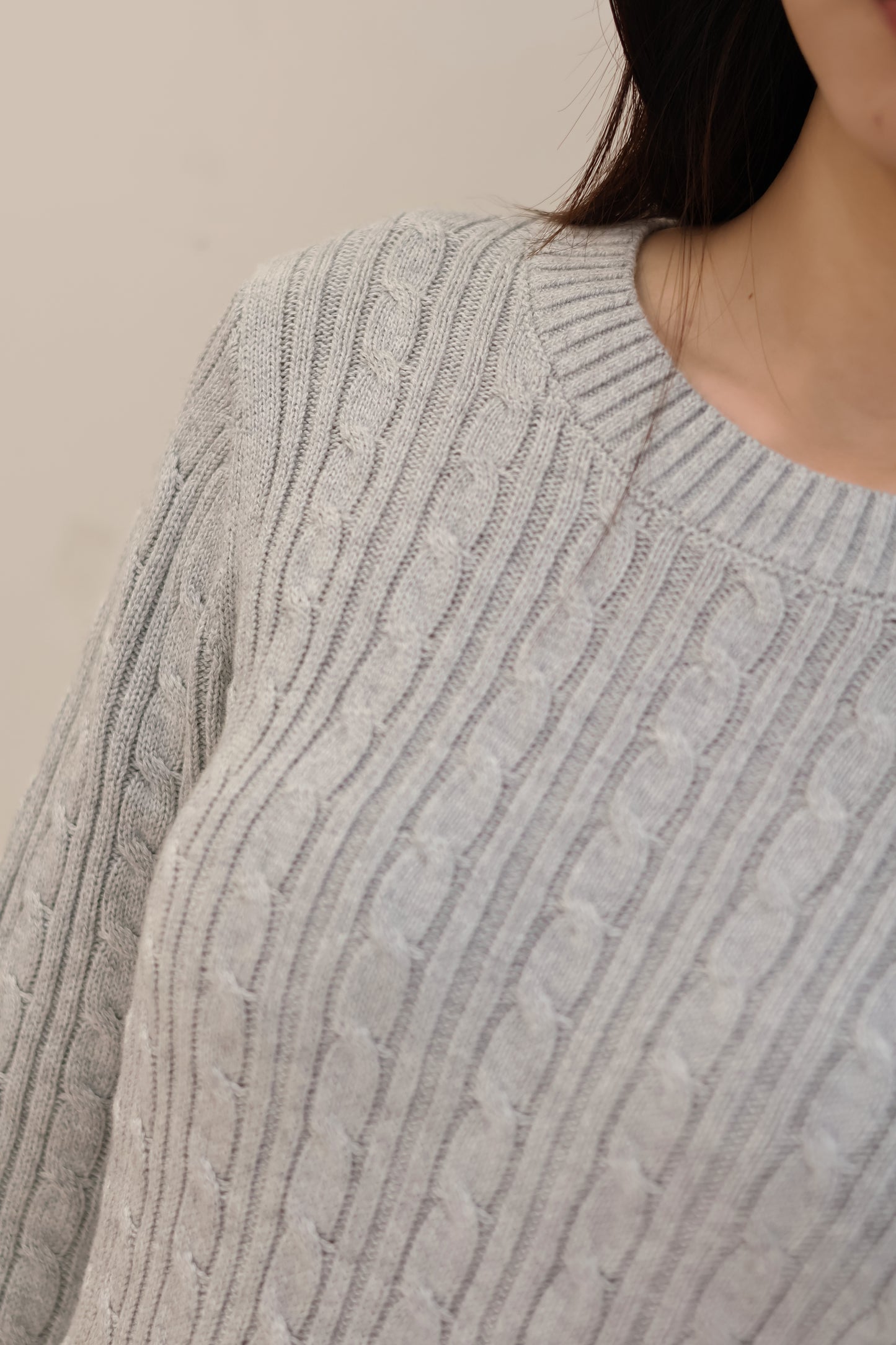 HOLLISTER OLAIN ROUND BECK SWEATER