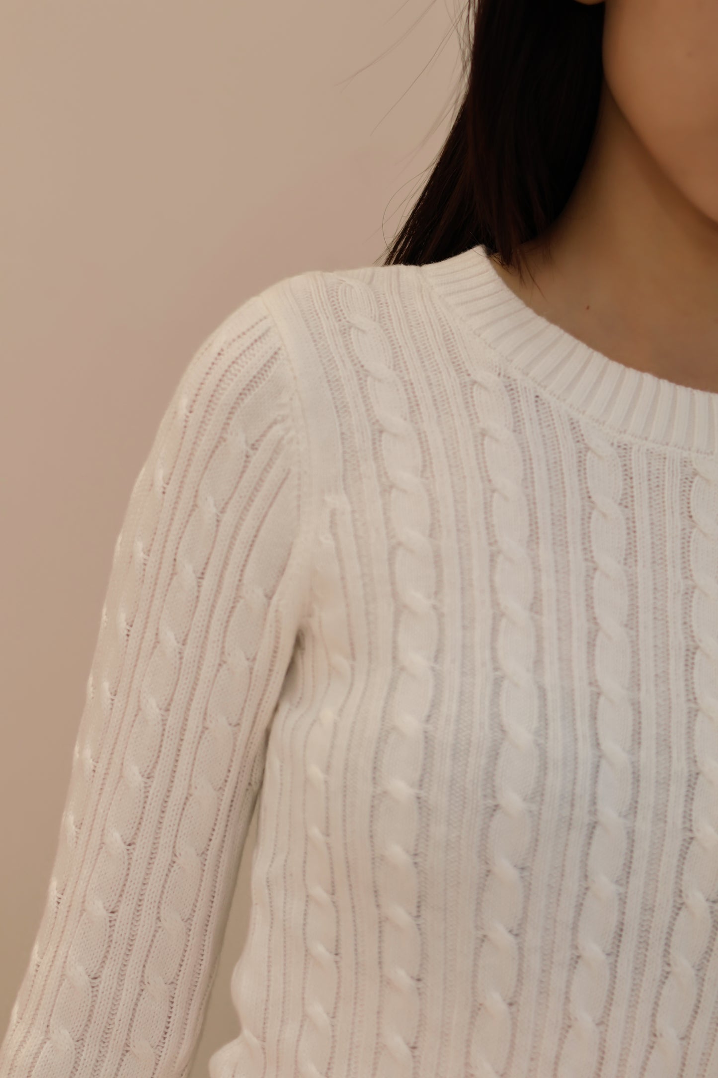 HOLLISTER OLAIN ROUND BECK SWEATER