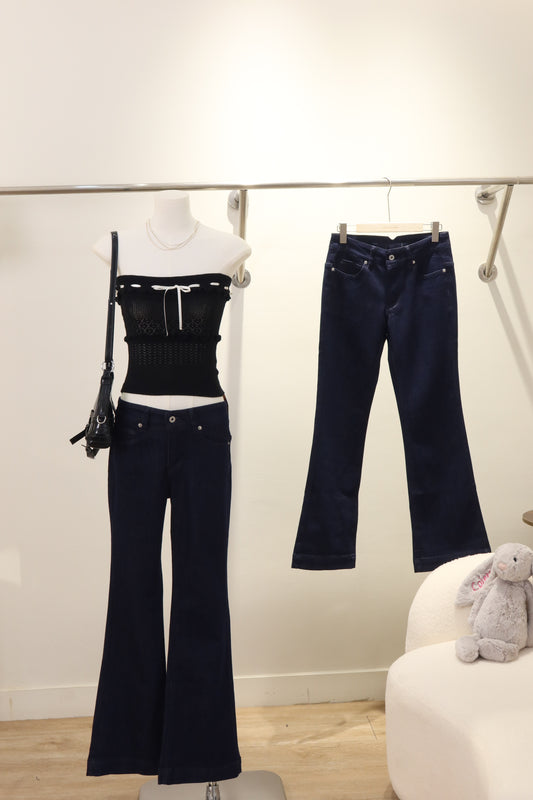 Back buckle flared jeans