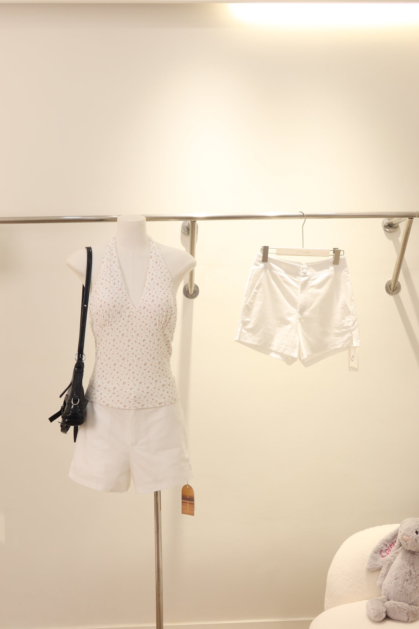 WHITE LINEN SHORTS