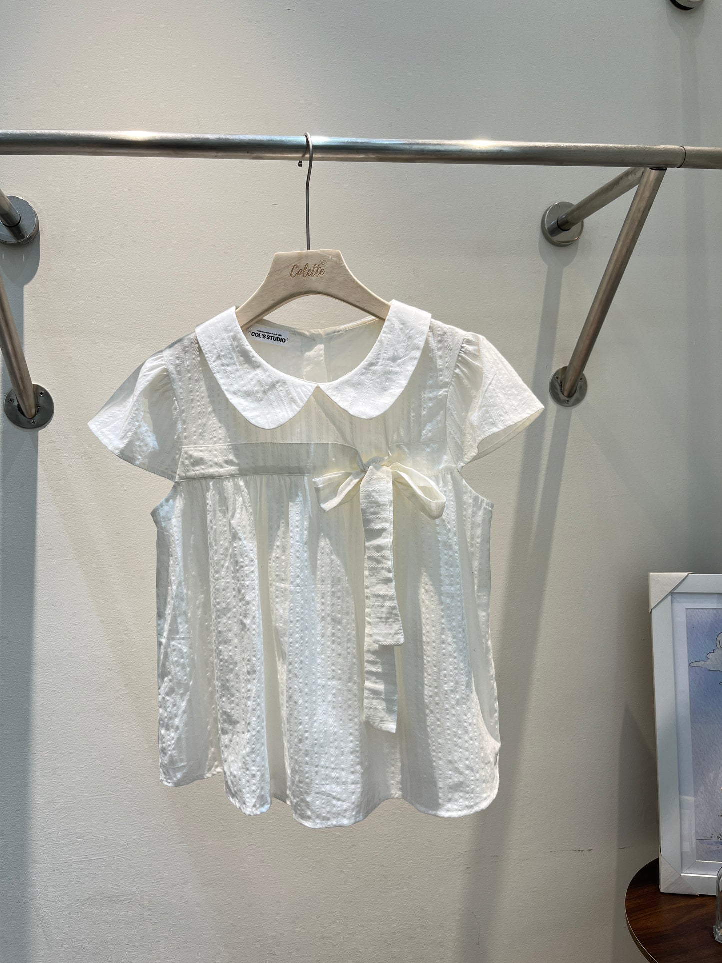 WHITE COLLAR TIED BLOUSE