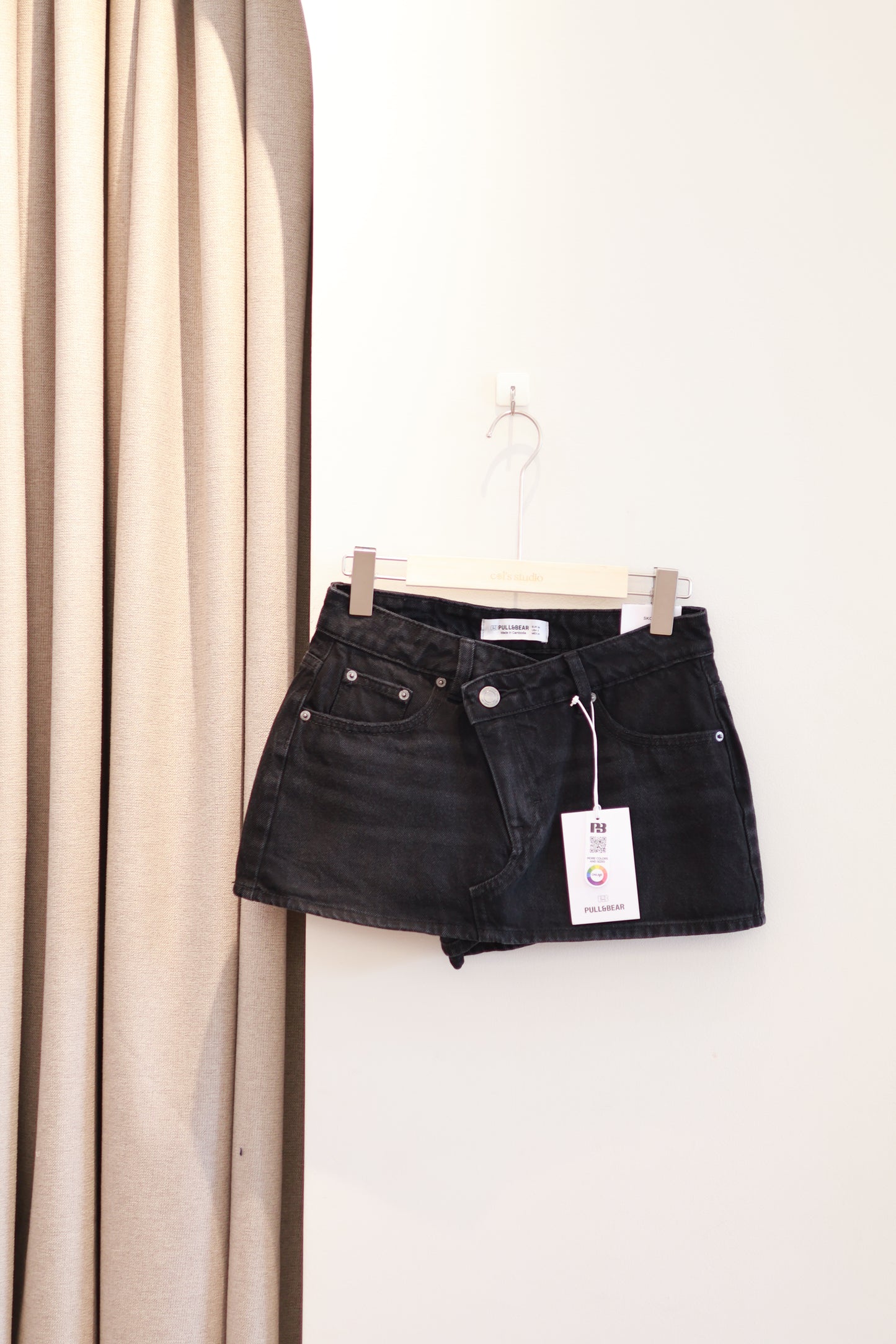 PULL&BEAR BLACK DENIM SKIRT