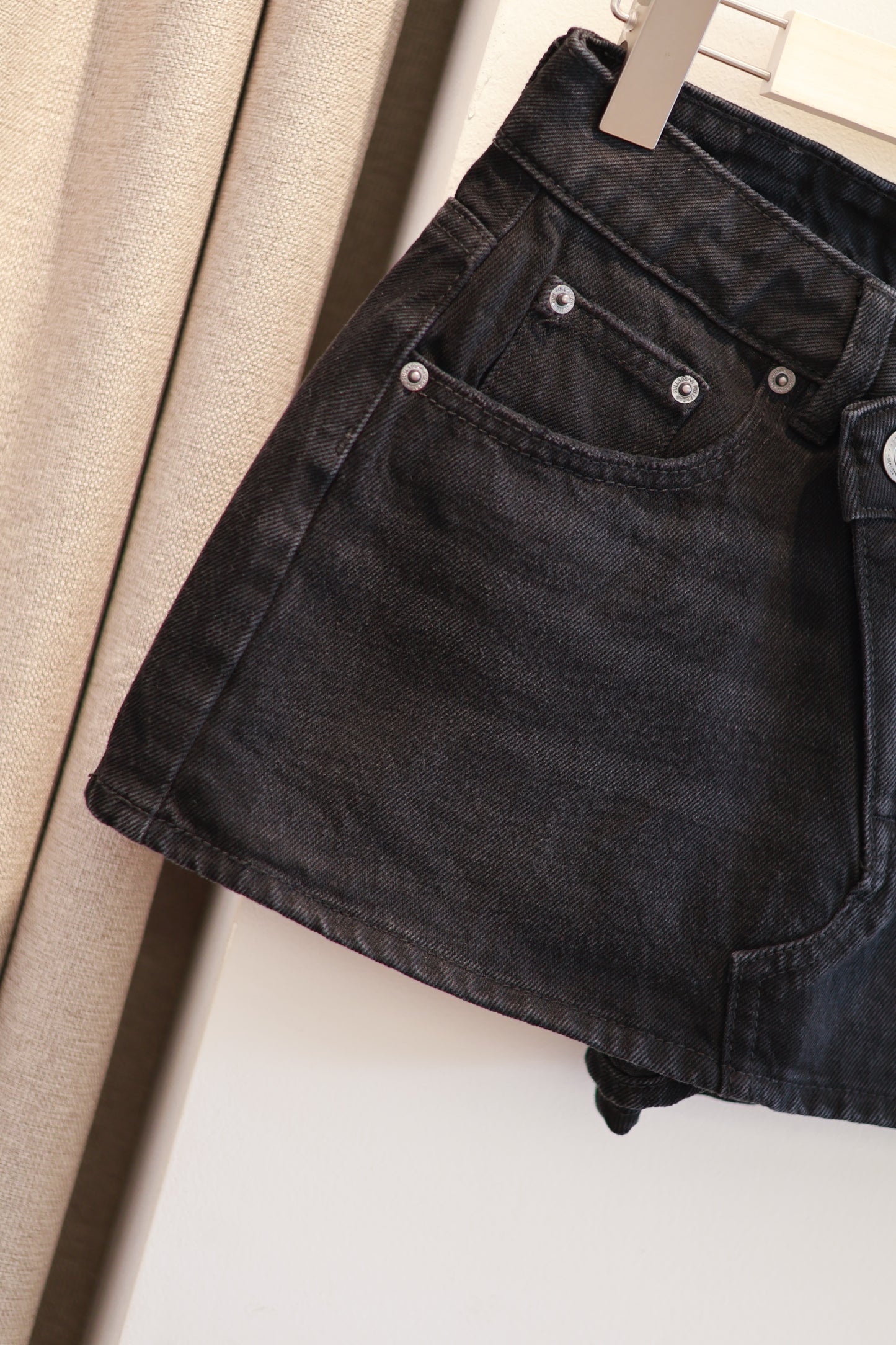 PULL&BEAR BLACK DENIM SKIRT