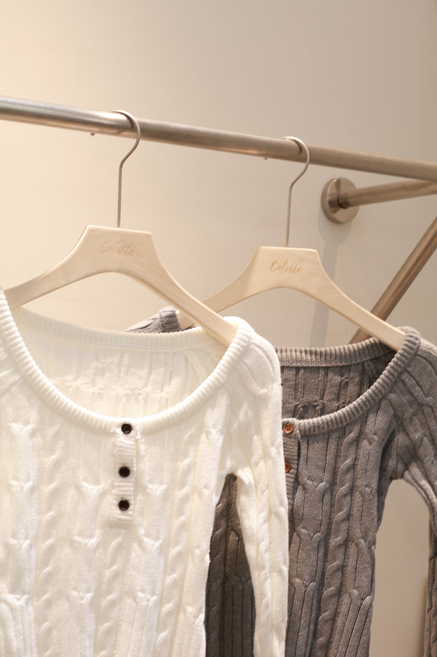 Knitted buttons long sleeve